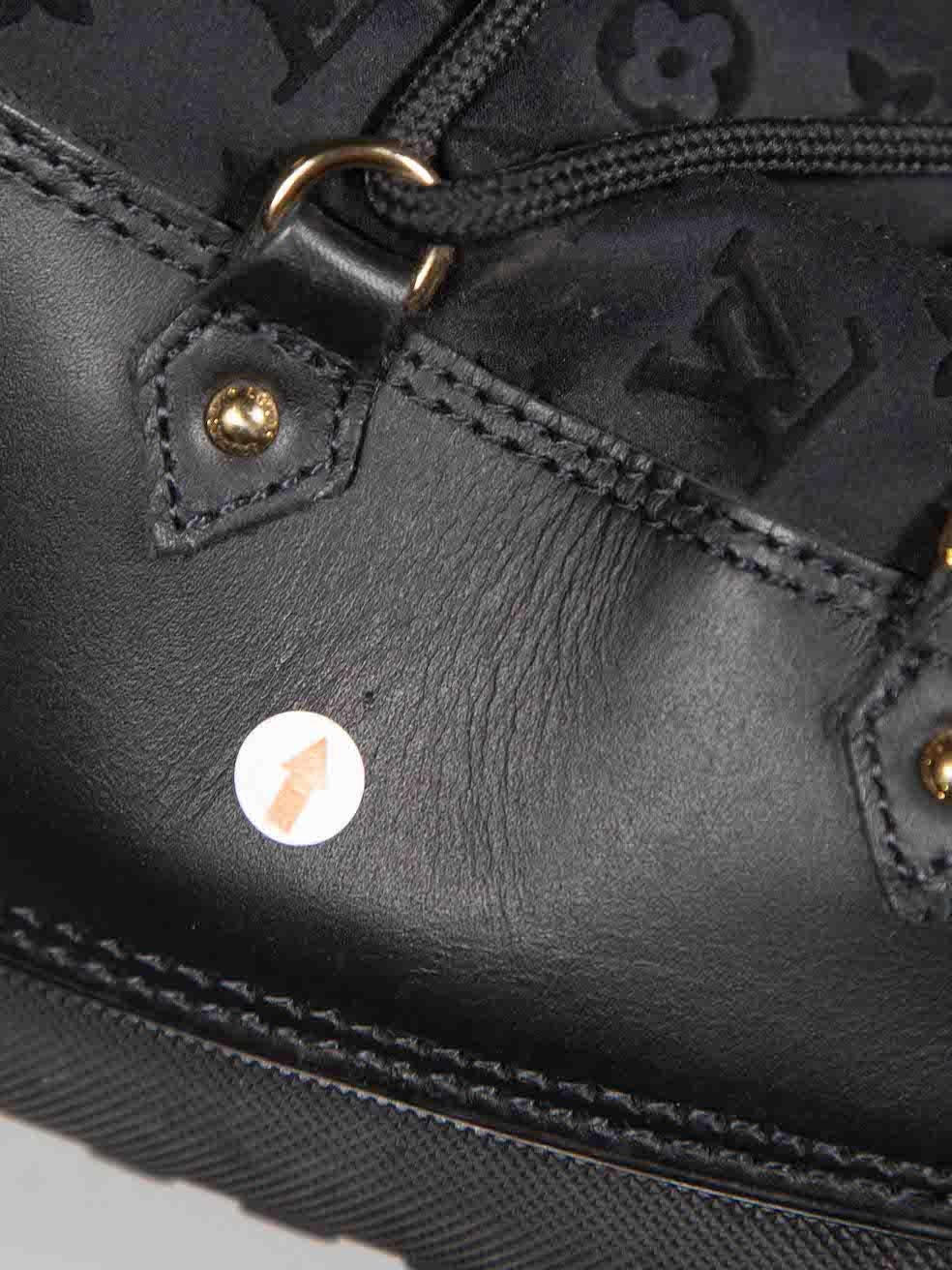 Louis Vuitton Black Embossed Off Piste Snow Boots Size IT 37 For Sale 3
