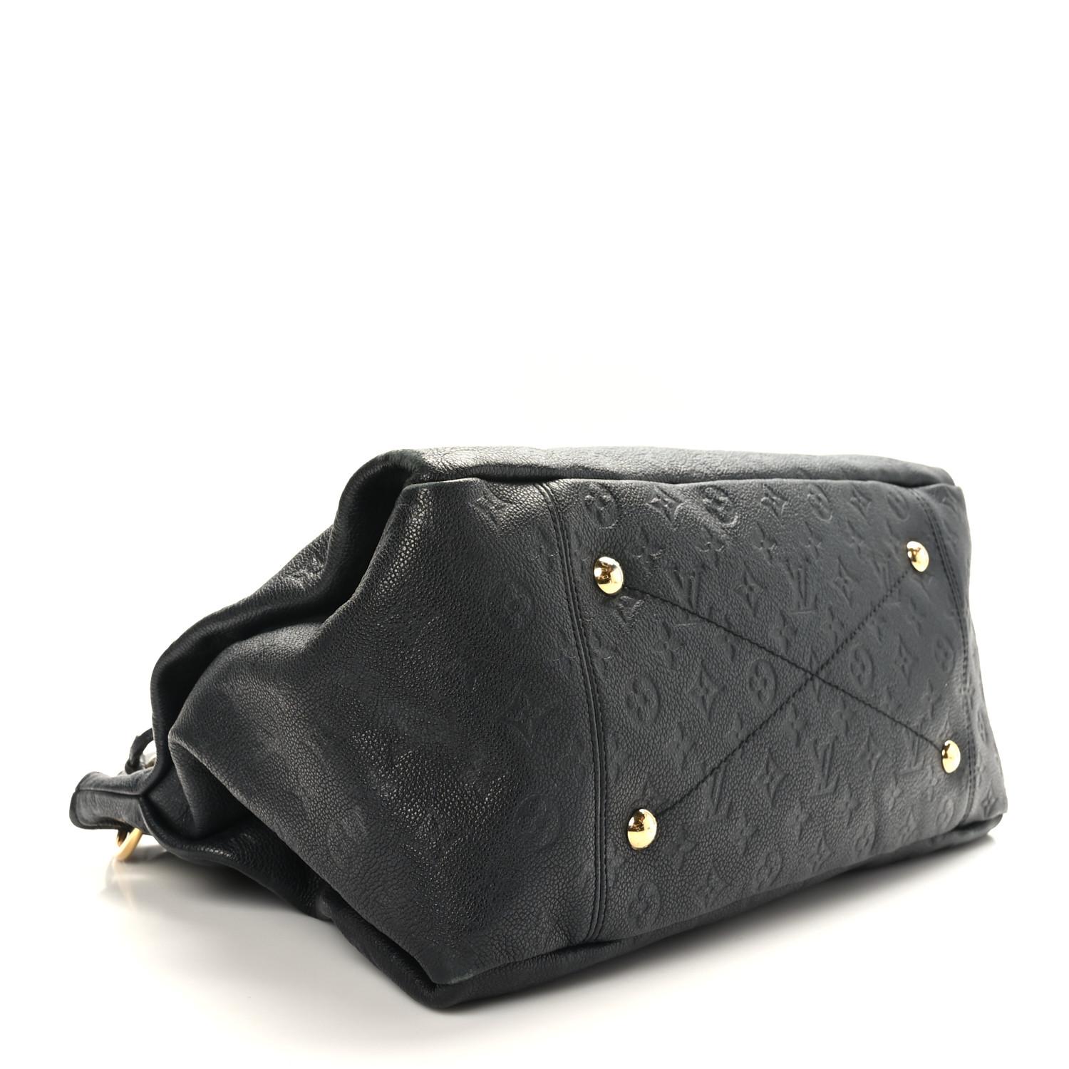 Louis Vuitton Black Empreinte Leather Artsy Mm Hobo Bag In Excellent Condition For Sale In Montreal, Quebec