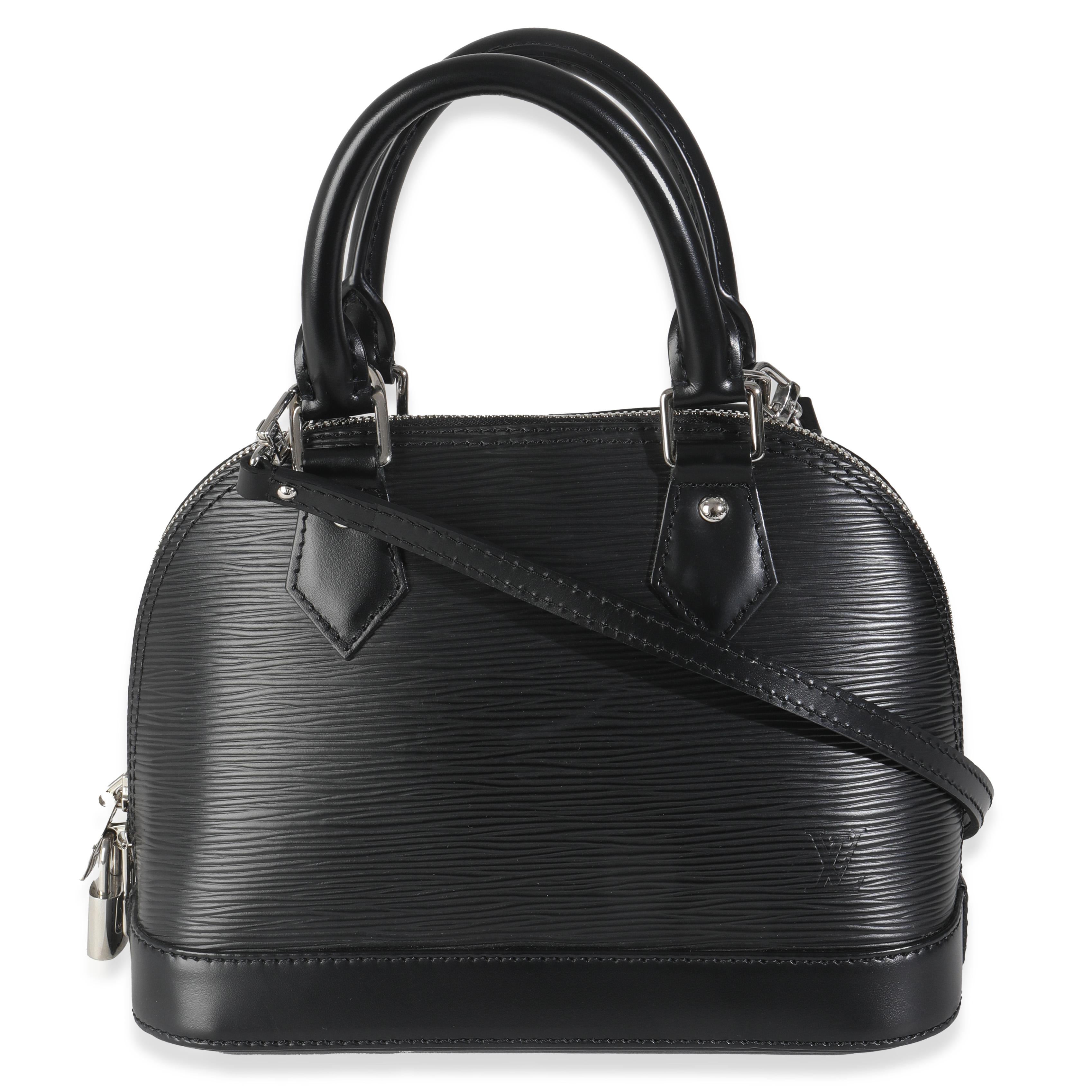 Titolo dell'elenco: Louis Vuitton Nero Epi Alma BB
SKU: 145095
MSRP: 1960.00 USD
Condizioni: Usato 
Descrizione delle condizioni: Introdotta nel 1992, la storia della borsa Alma di Louis Vuitton risale in realtà molto più indietro nel tempo. La tote