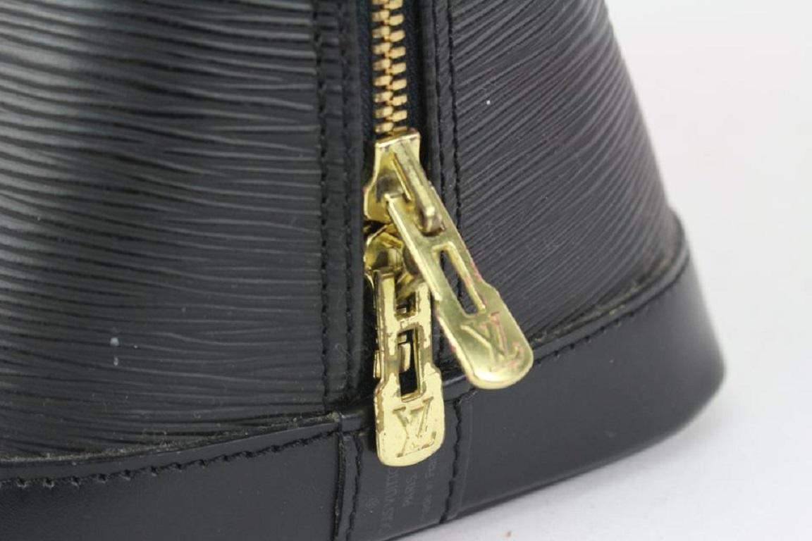 Schwarze Epi Alma PM Tasche von Louis Vuitton, 820lv4 im Angebot 3