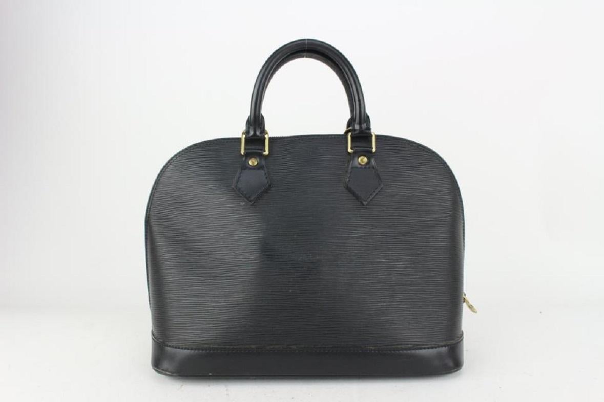 Schwarze Epi Alma PM Tasche von Louis Vuitton, 820lv4 im Angebot 4