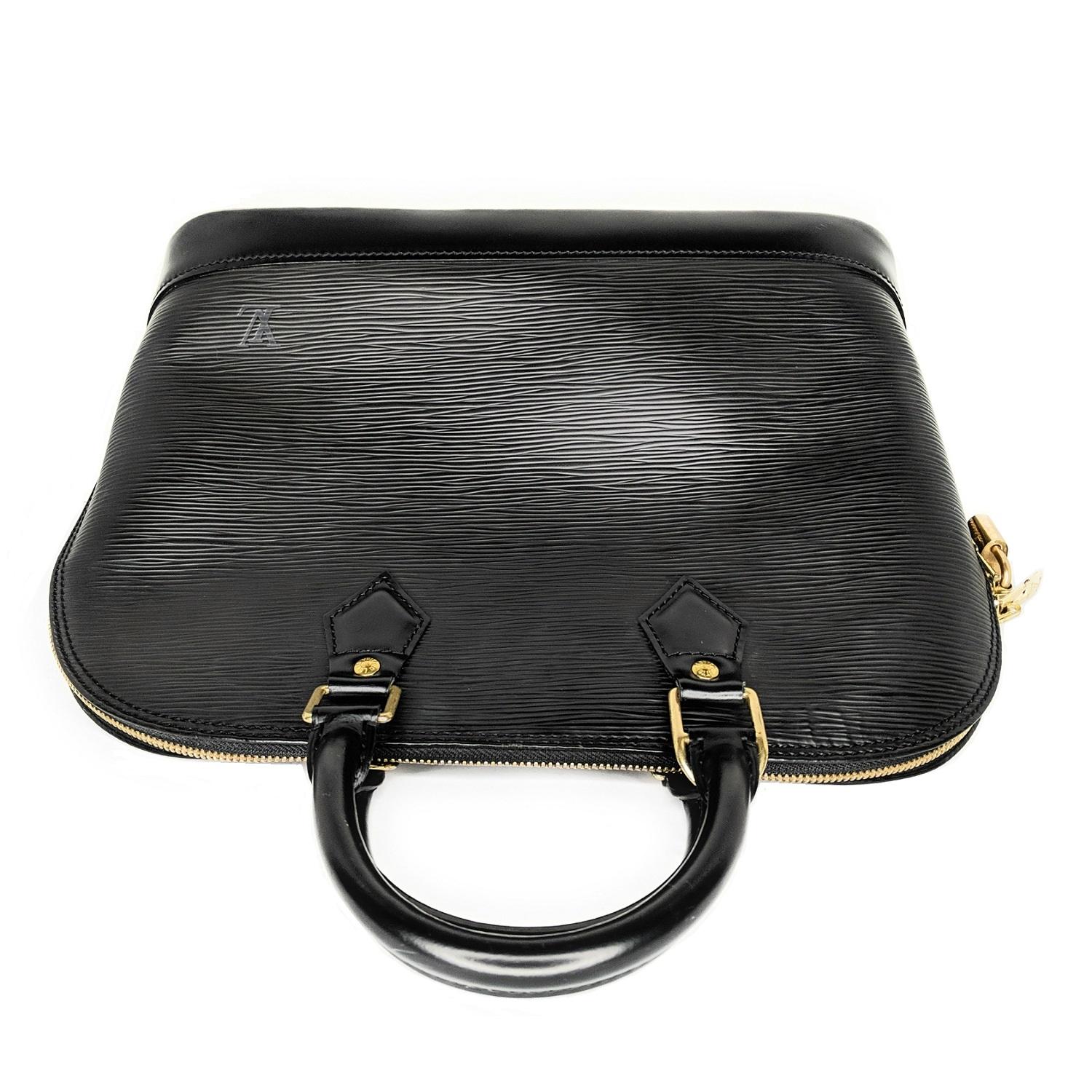 Louis Vuitton Black EPI Alma PM Handbag Satchel In Excellent Condition In Scottsdale, AZ