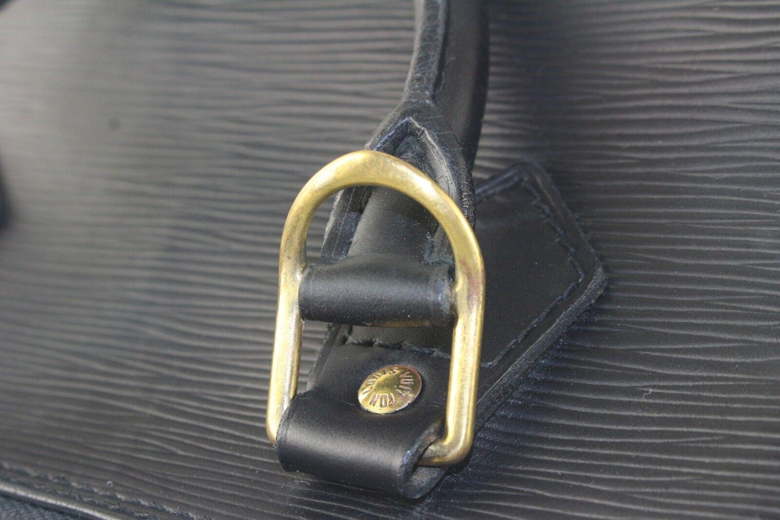 Louis Vuitton Black Epi Alma PM Leather Satchel Handbag 5LV1023K For Sale 1