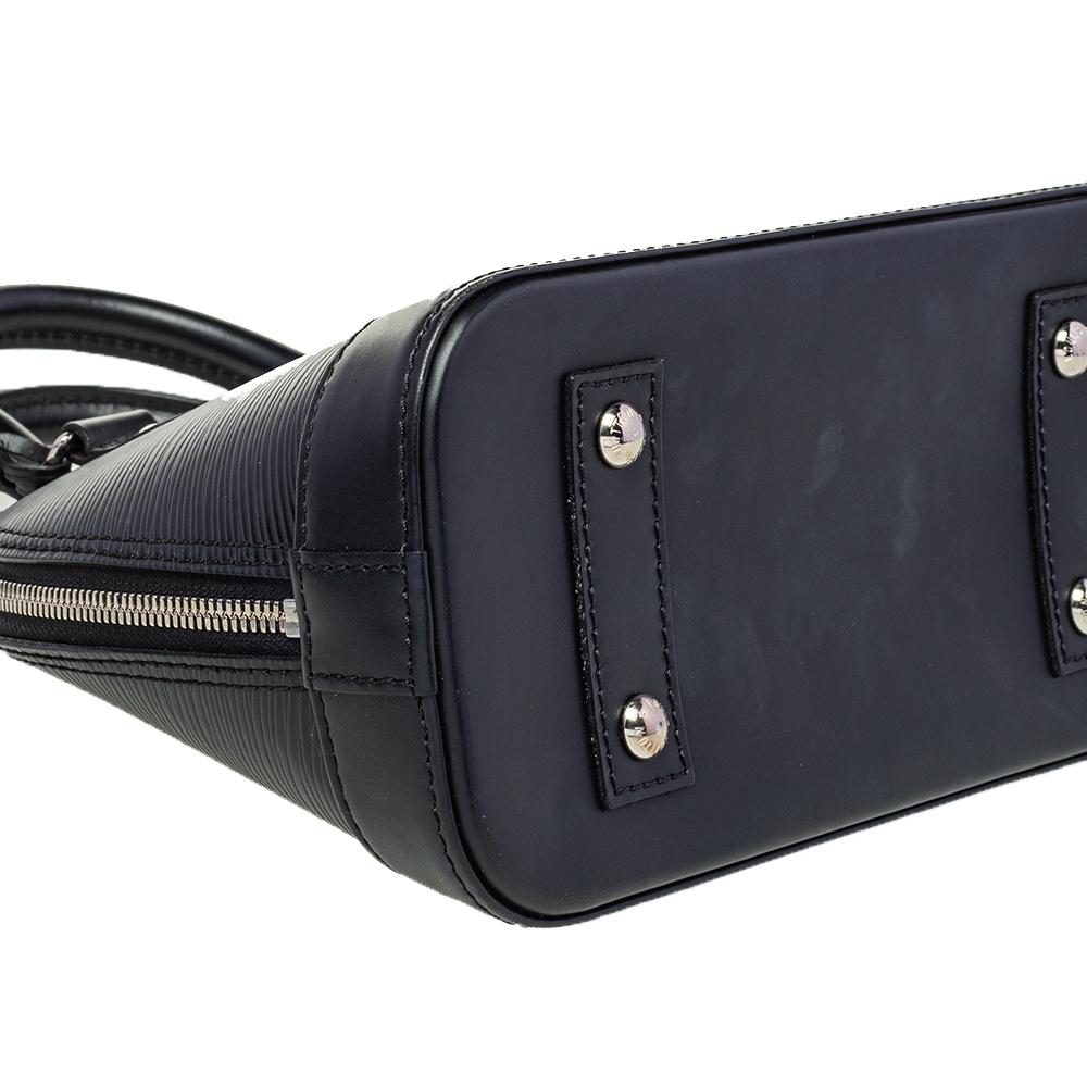 Louis Vuitton Black Epi Leather Alma BB Bag In Good Condition In Dubai, Al Qouz 2
