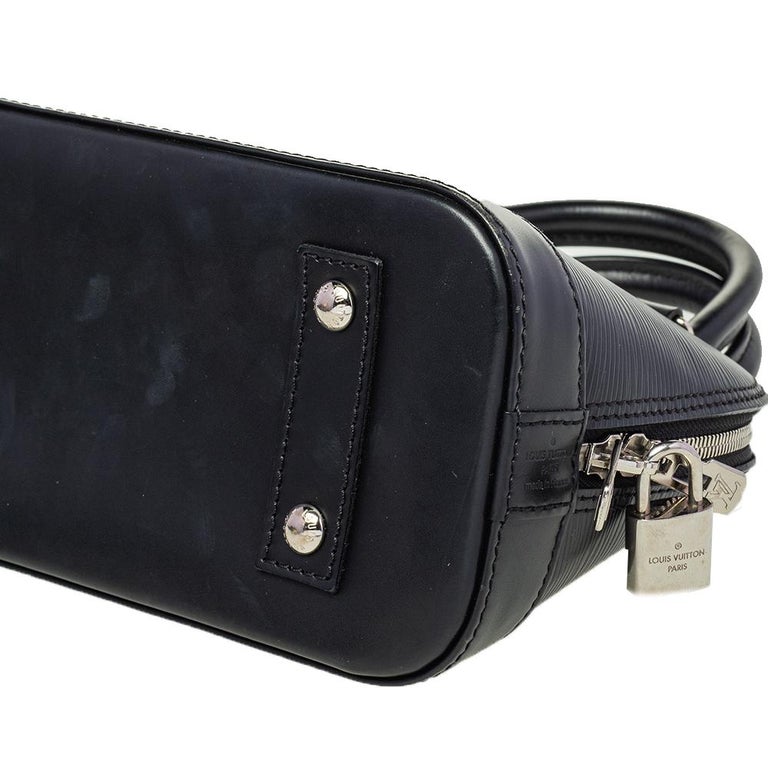 Alma bb leather handbag Louis Vuitton Black in Leather - 36085755