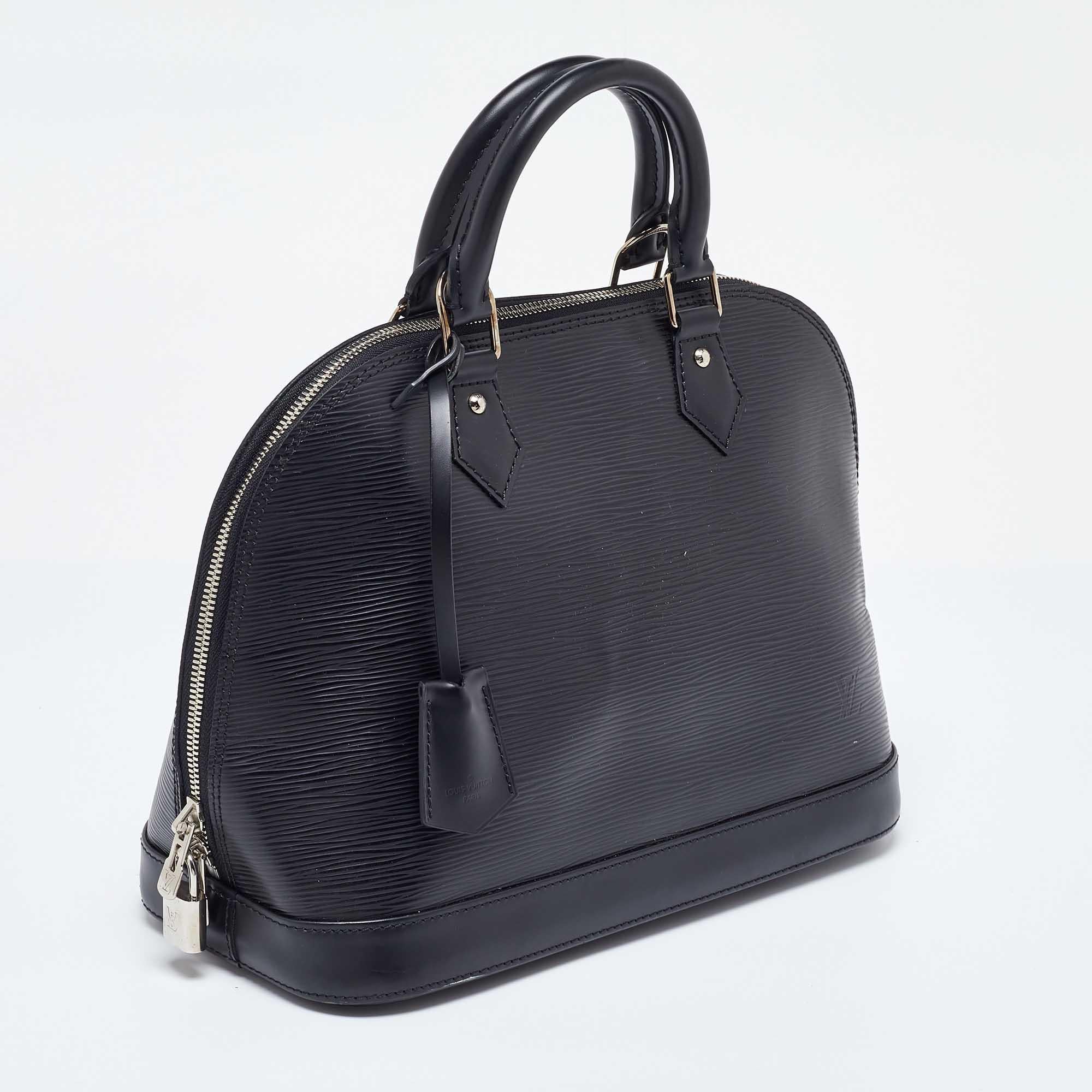 Louis Vuitton Black Epi Leather Alma PM Bag In Good Condition In Dubai, Al Qouz 2