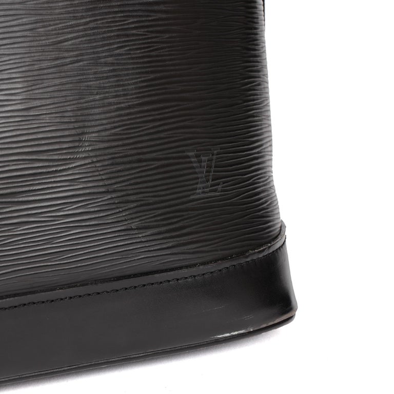 LOUIS VUITTON Black Epi Leather Alma PM For Sale 6