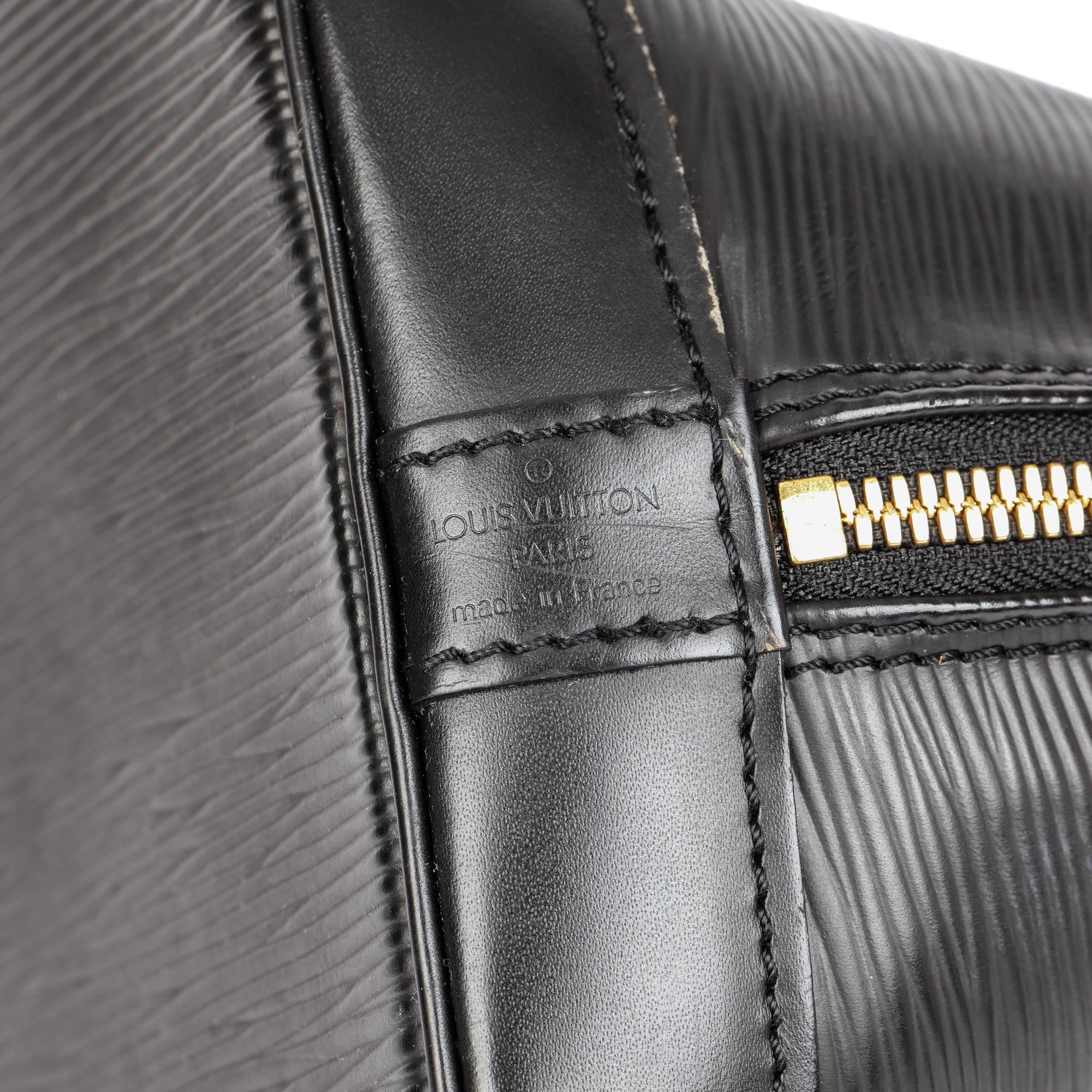 LOUIS VUITTON Black Epi Leather Alma PM For Sale 8