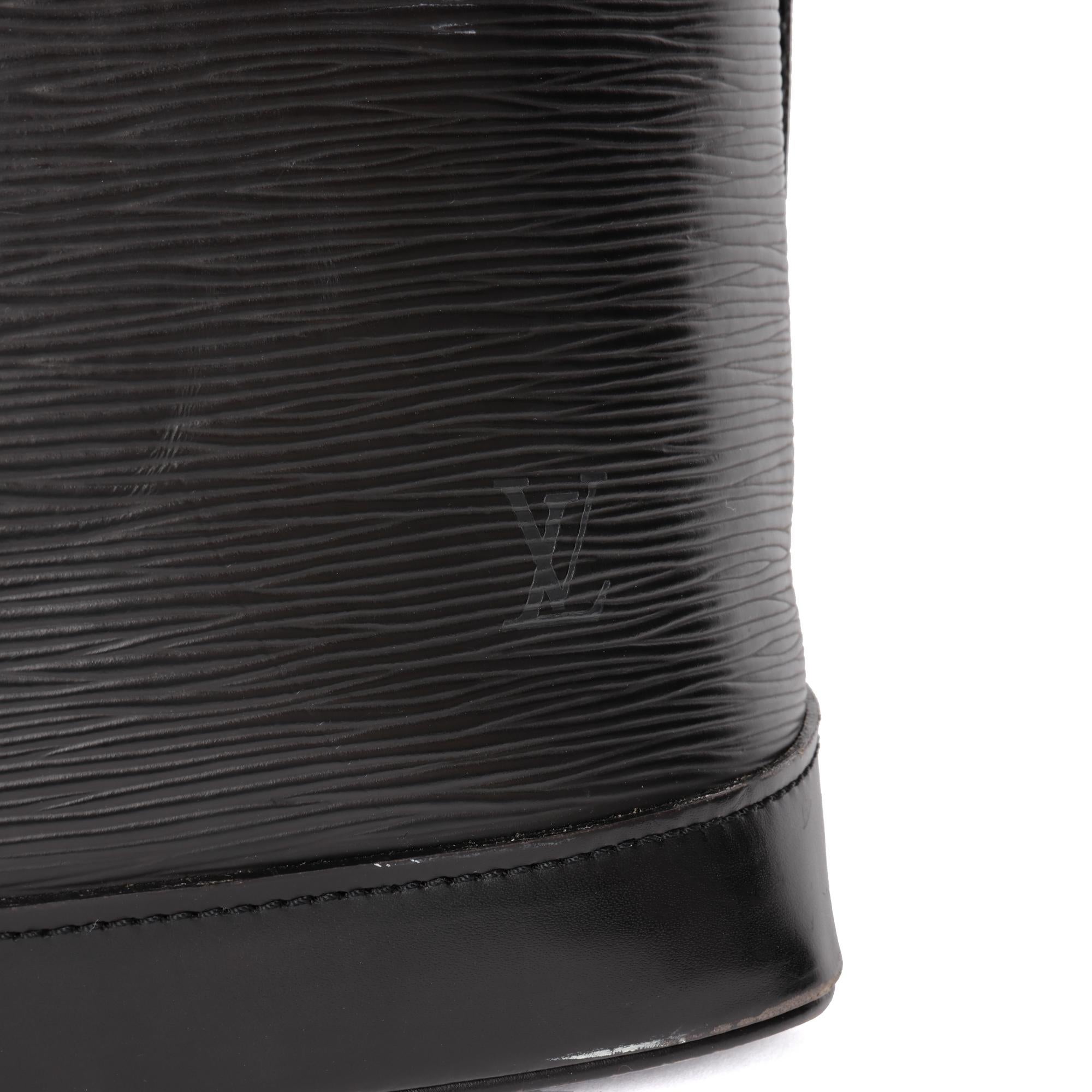 LOUIS VUITTON Black Epi Leather Alma PM For Sale 3