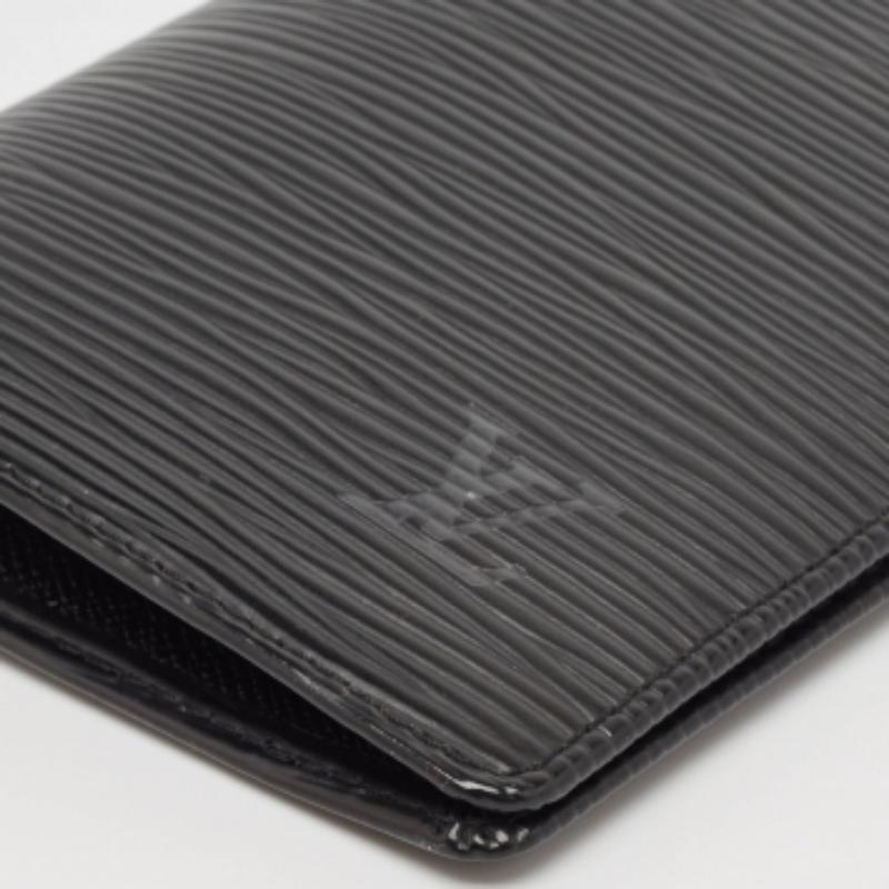 Louis Vuitton - Portefeuille long à deux volets en cuir épi noir Pour femmes en vente