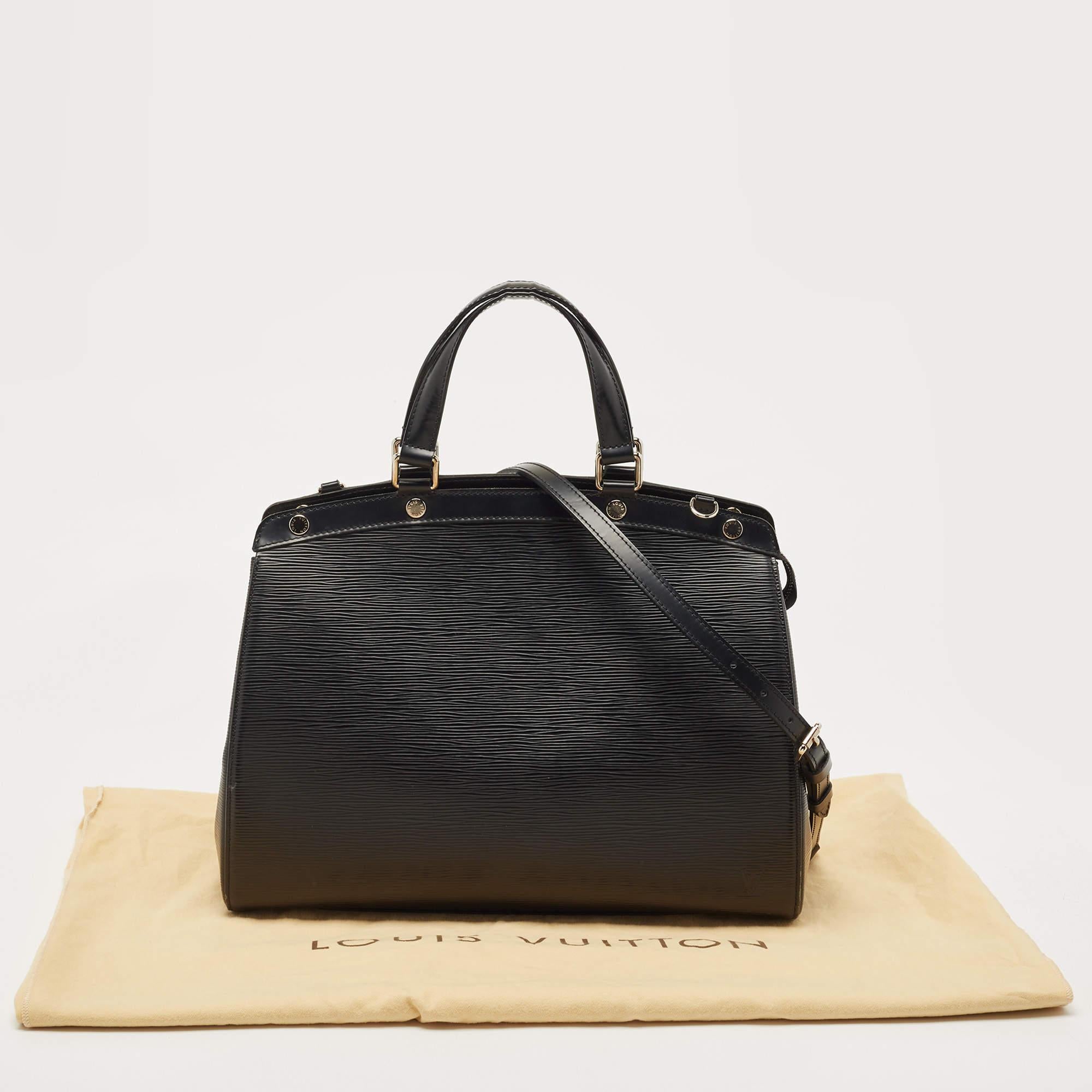 Louis Vuitton - Sac Brea GM en cuir épi noir en vente 6