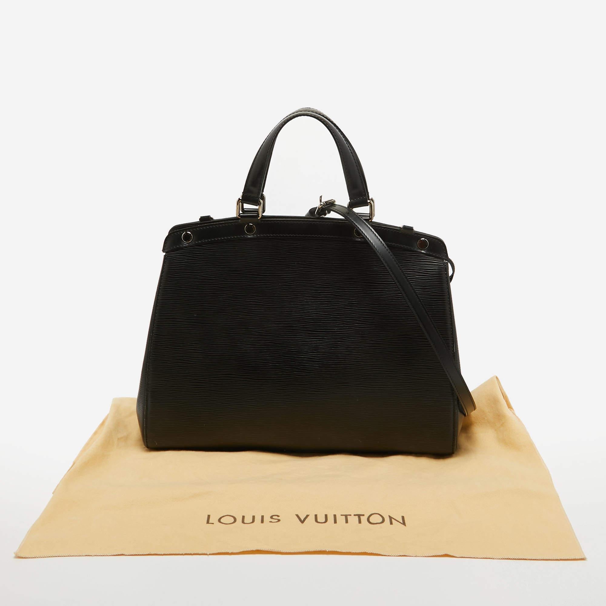 Louis Vuitton Black Epi Leather Brea GM Bag In Good Condition For Sale In Dubai, Al Qouz 2