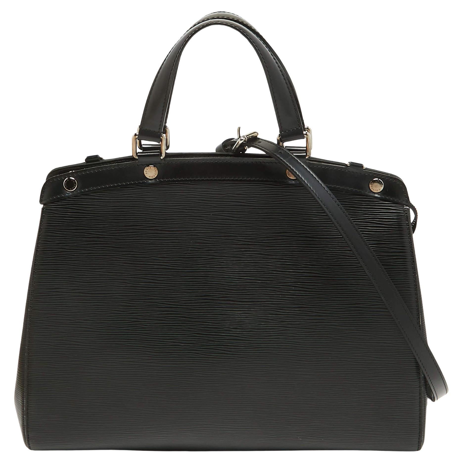 Louis Vuitton - Sac Brea GM en cuir épi noir en vente