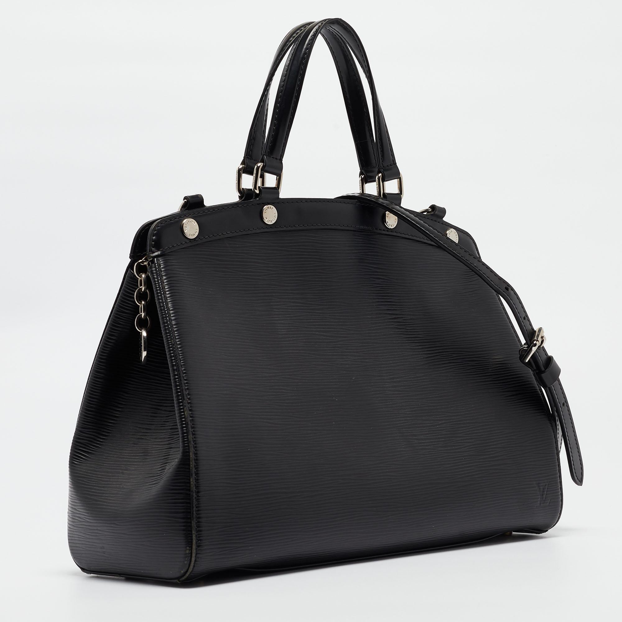 Louis Vuitton Black Epi Leather Brea MM Bag In Good Condition In Dubai, Al Qouz 2