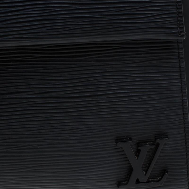 Louis Vuitton - Sac en cuir épi noir « Cluny BB » Bon état à Dubai, Al Qouz 2
