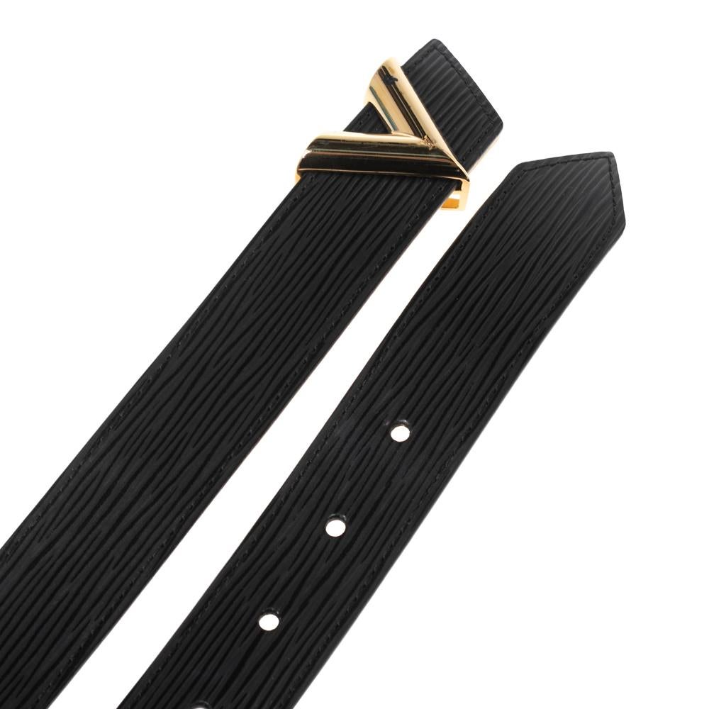 Designed by the fashion house Louis Vuitton, this Essential V belt is a versatile and fun piece to own. Constructed in epi leather, this belt features a V-cut buckle at the front in gold-tone metal.

Includes: Original Dustbag, Original Box