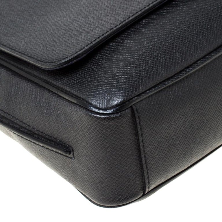 Louis Vuitton Box Messenger Bag In Black Epi Crossbody Mens Bag M58492