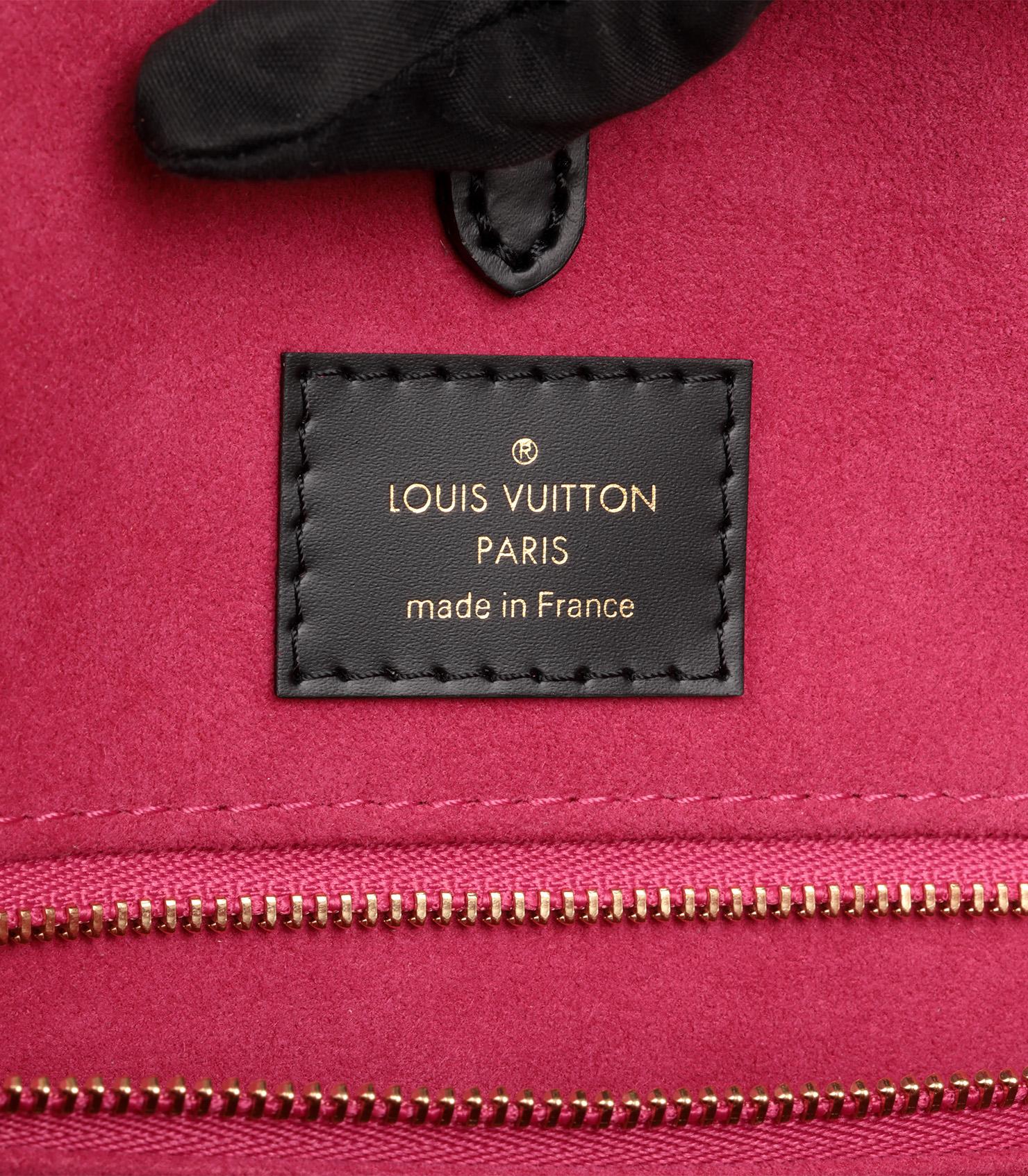 Louis Vuitton Black Epi Leather & Fuschia Onthego MM For Sale 4