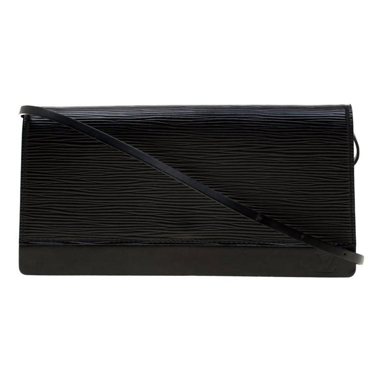 Louis Vuitton Black Epi Leather Honfleur Clutch Bag For Sale at