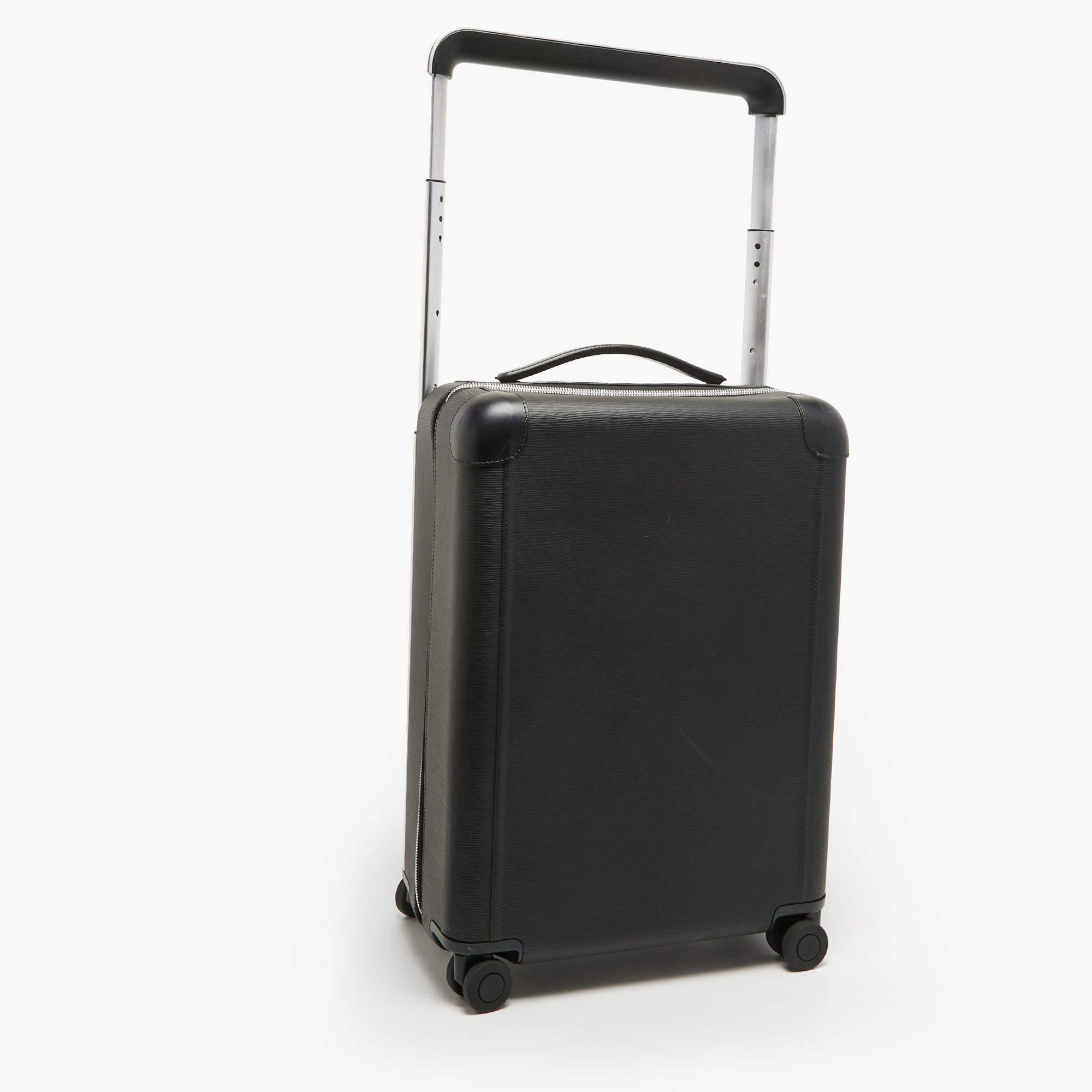Louis Vuitton Black Epi Leather Horizon 55 Suitcase In Excellent Condition For Sale In Dubai, Al Qouz 2