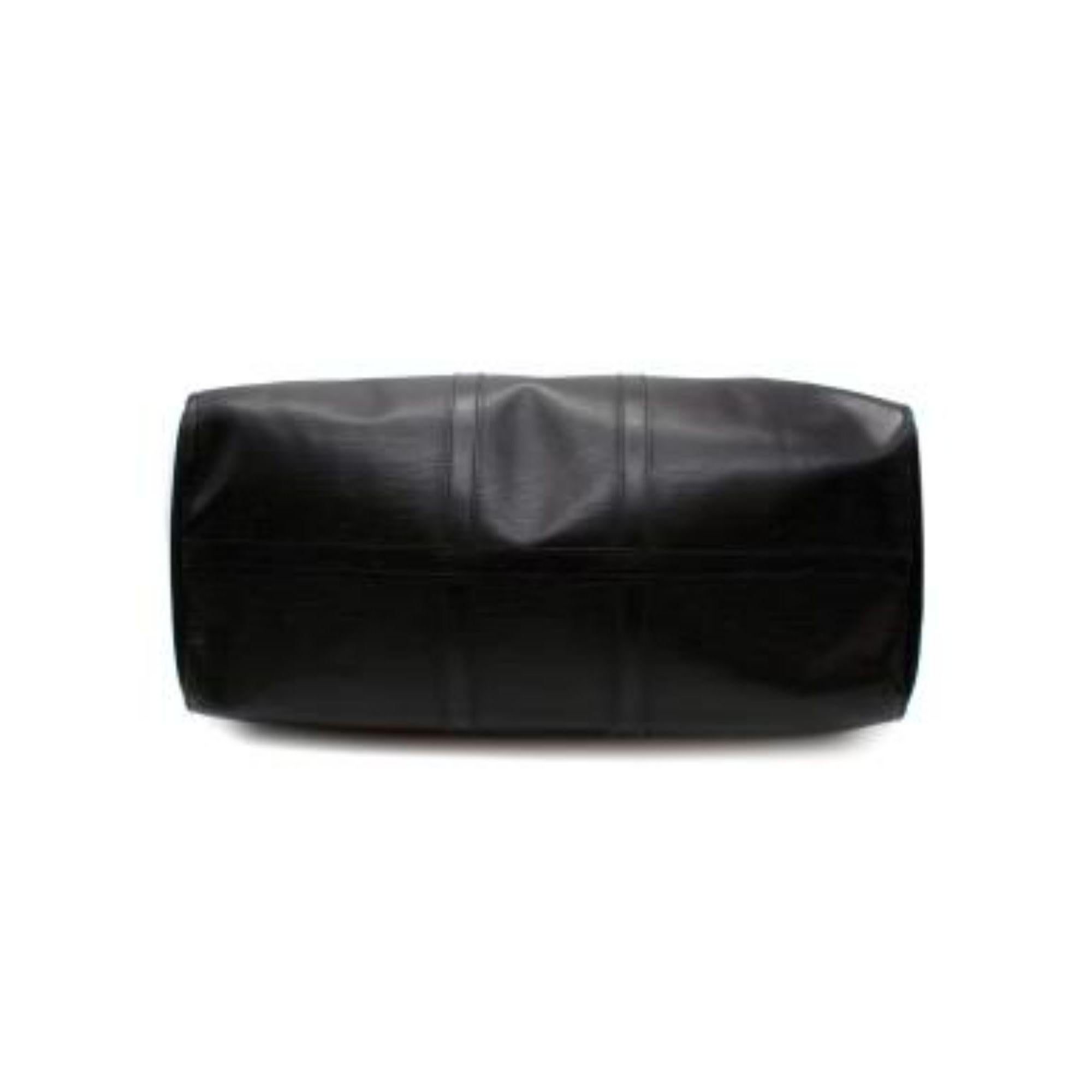 Women's or Men's Louis Vuitton Black Epi Leather Keepall Bandoulière 55 For Sale