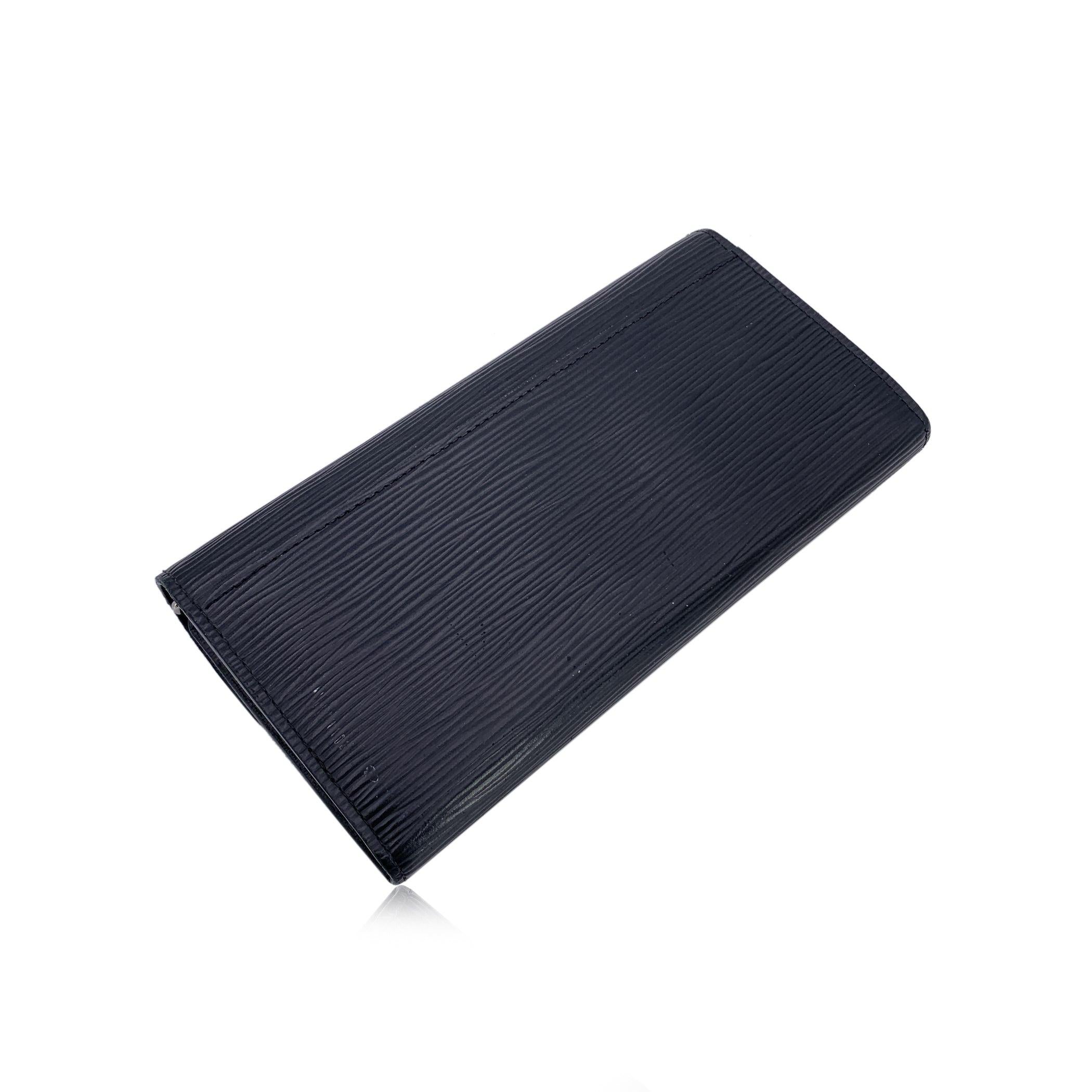 Louis Vuitton Black Epi Leather Long Continental Sarah Wallet In Good Condition For Sale In Rome, Rome