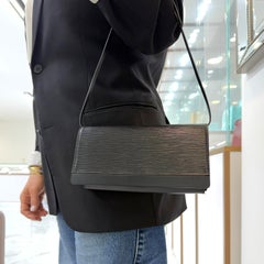 Louis Vuitton Black Epi Leather M53732 Honfleur Noir Convertible Baguette Bag