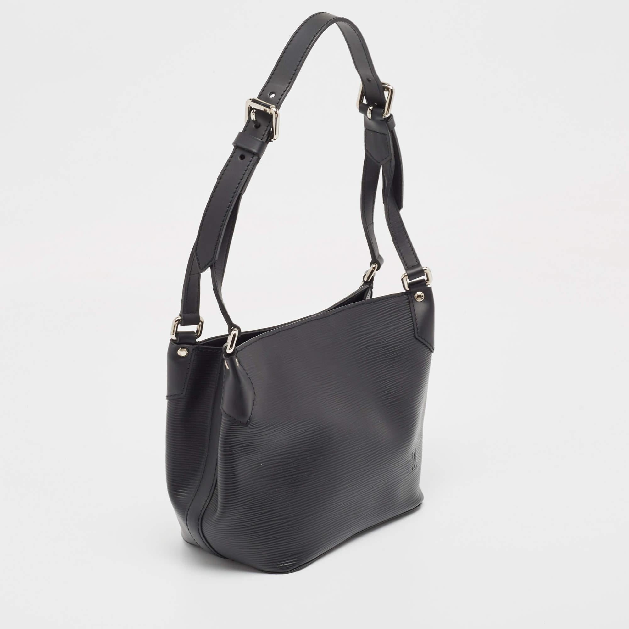 Louis Vuitton Black Epi Leather Mandara PM Bag In Good Condition In Dubai, Al Qouz 2
