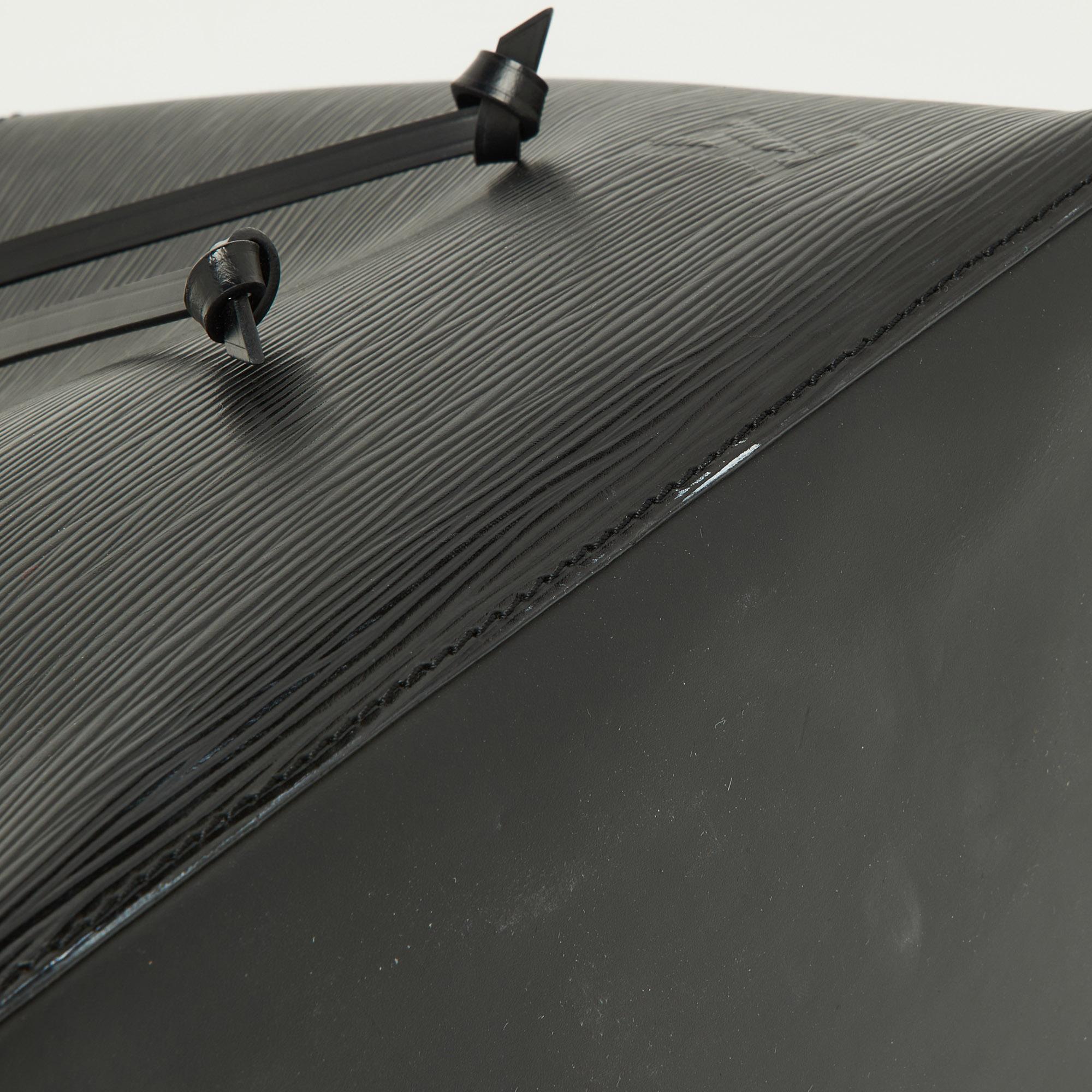 Louis Vuitton Black Epi Leather NeoNoe MM Bag For Sale 1