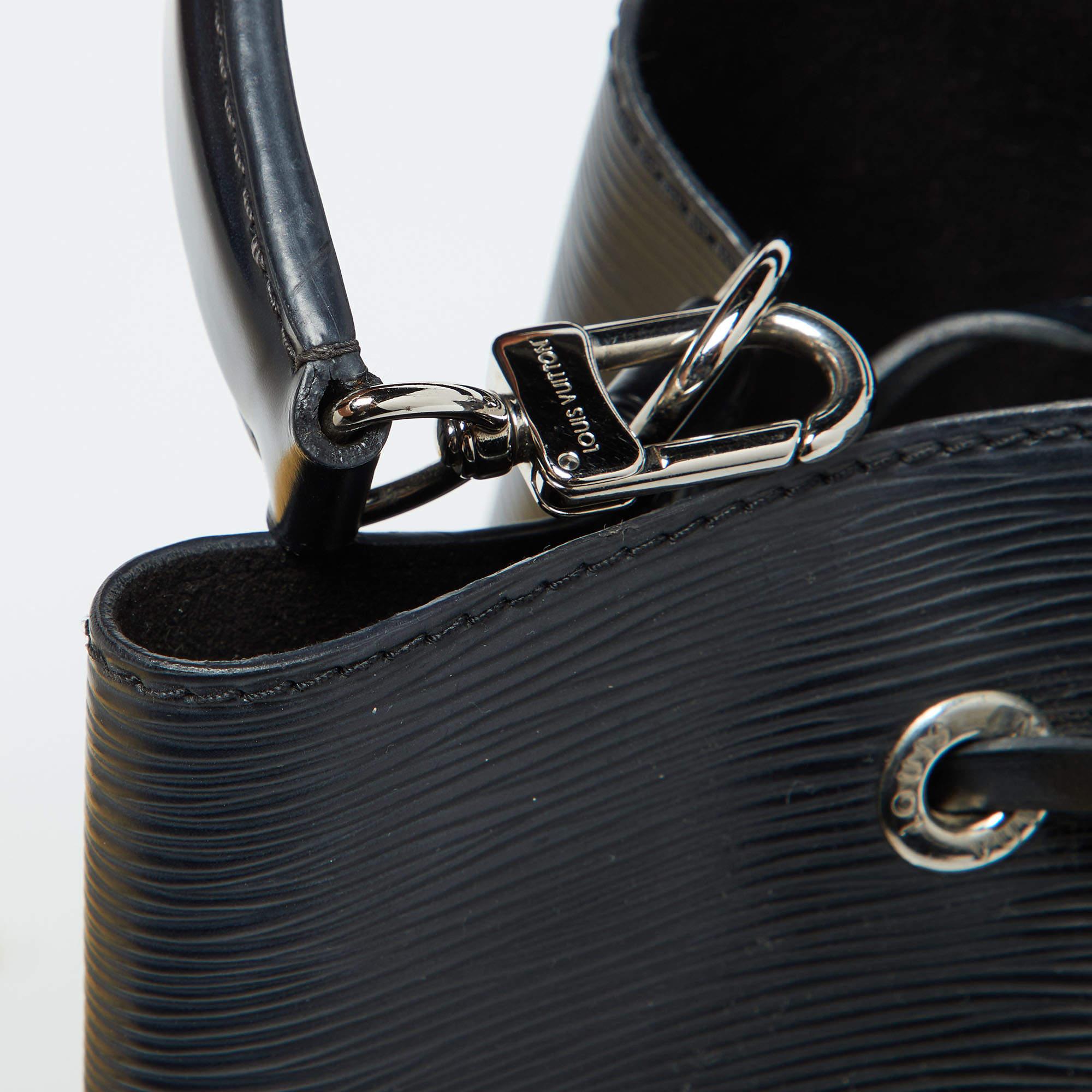 Louis Vuitton Black Epi Leather NeoNoe MM Bag 2