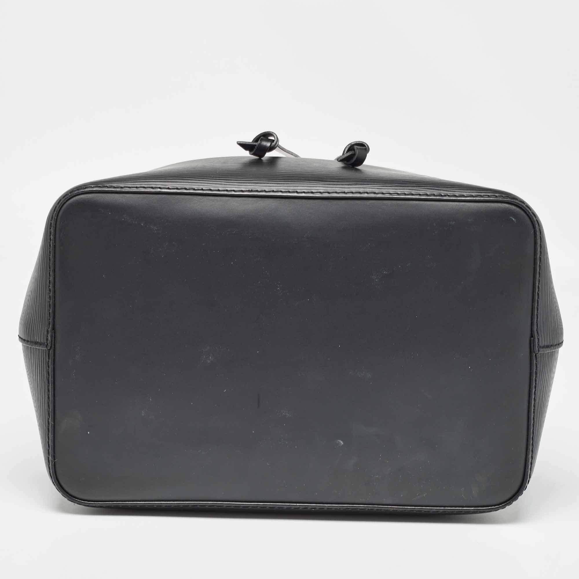 Louis Vuitton Black Epi Leather NeoNoe MM Bag 2