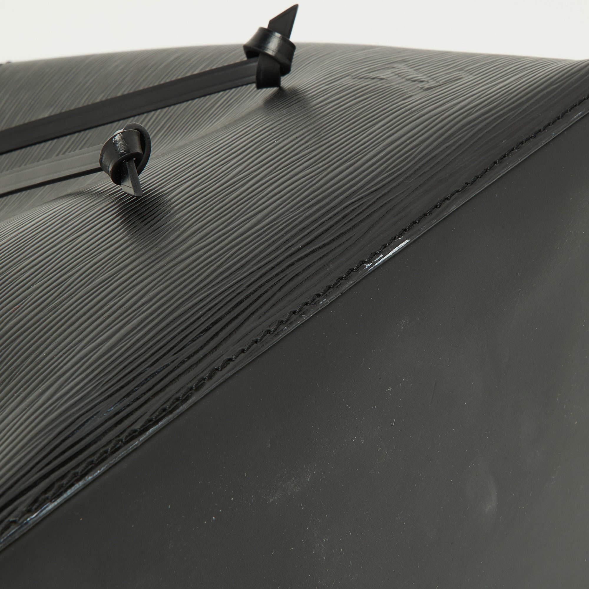 Louis Vuitton Black Epi Leather NeoNoe MM Bag 2