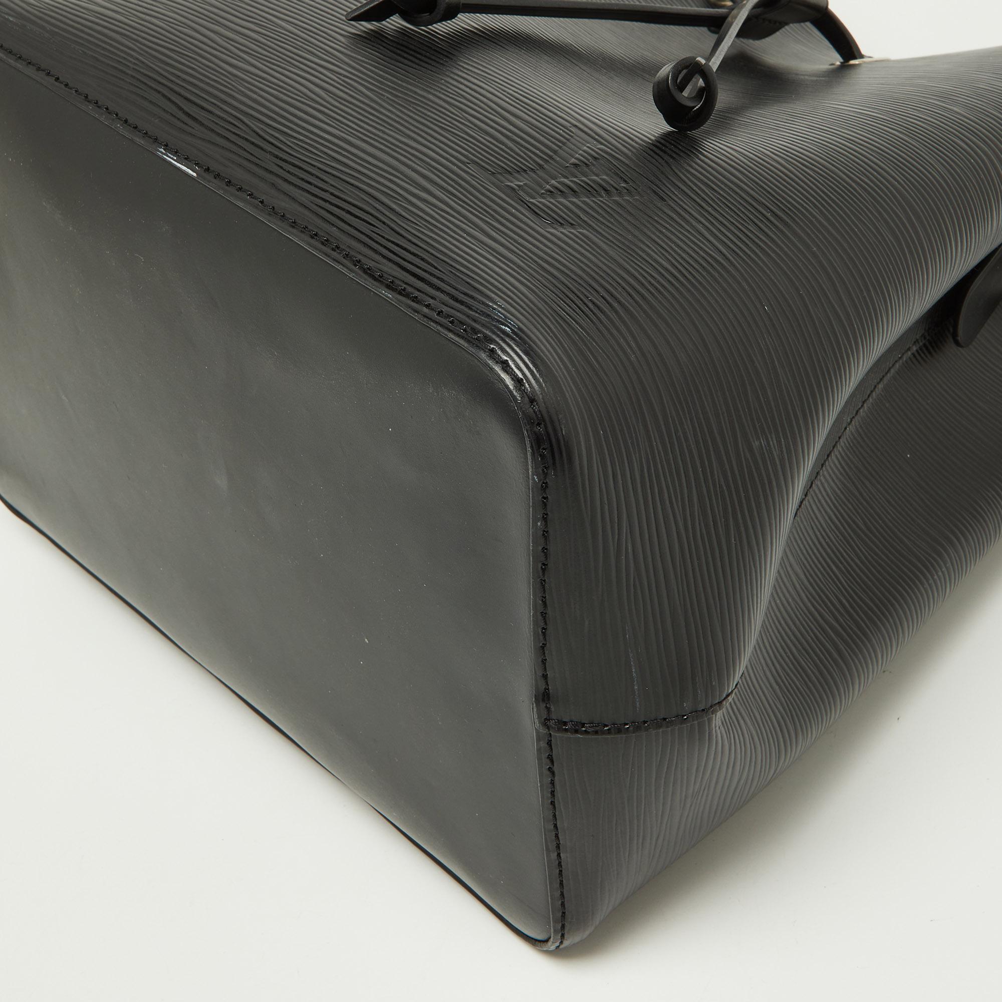 Louis Vuitton Black Epi Leather NeoNoe MM Bag For Sale 3