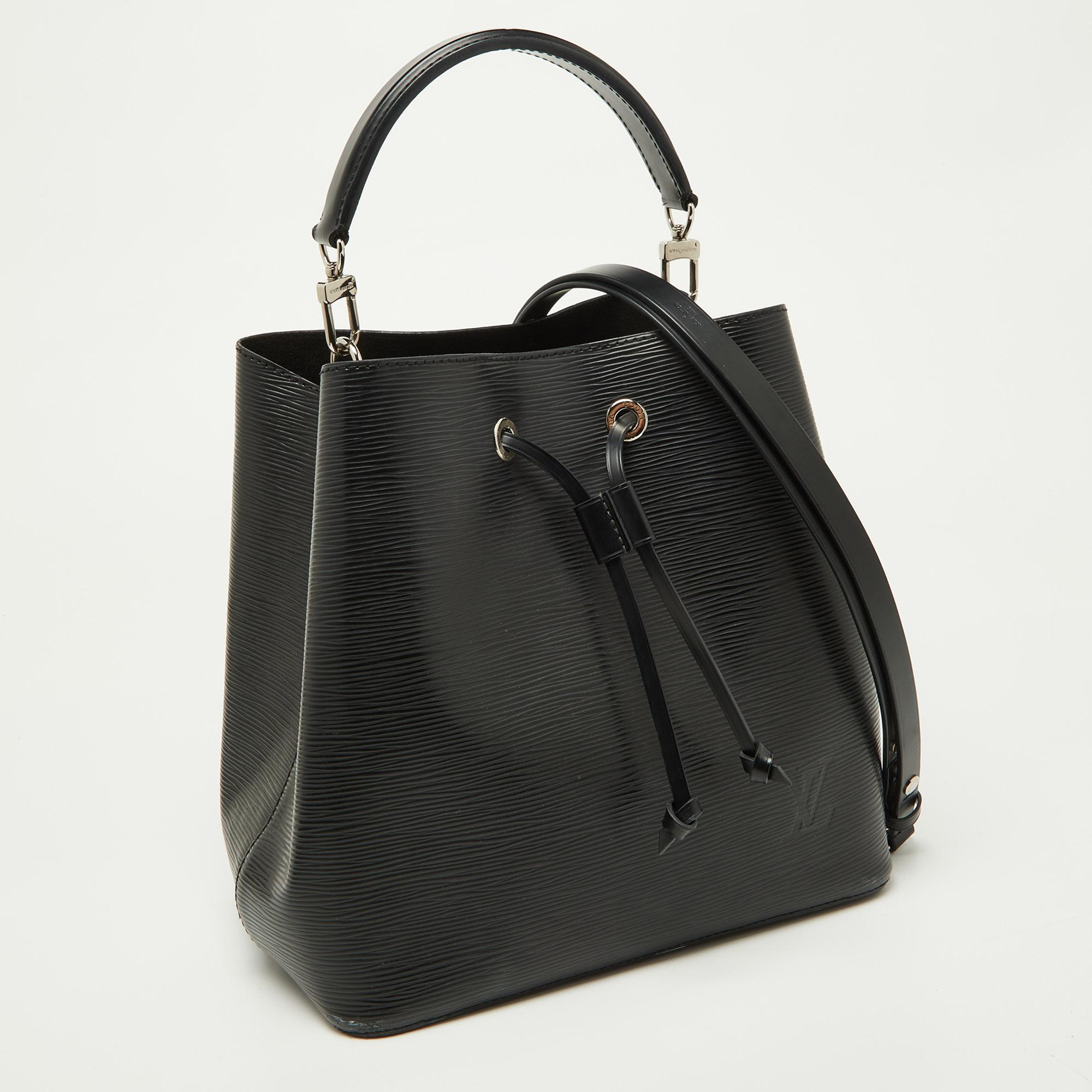 Louis Vuitton Black Epi Leather NeoNoe MM Bag For Sale 5
