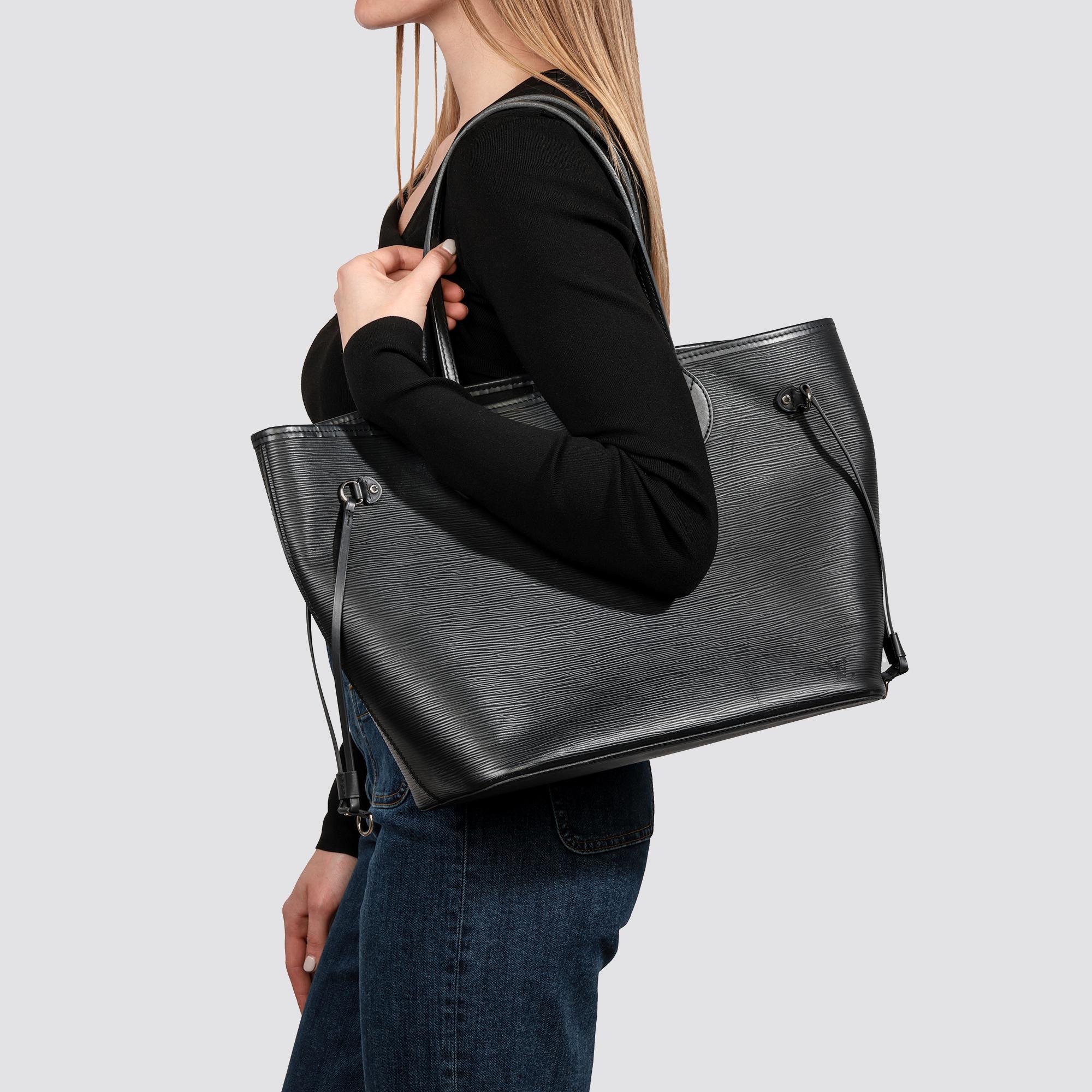 LOUIS VUITTON Black Epi Leather Neverfull MM 8
