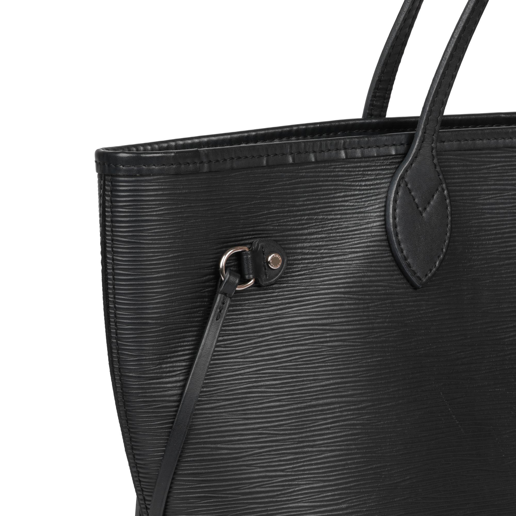 LOUIS VUITTON Black Epi Leather Neverfull MM 3