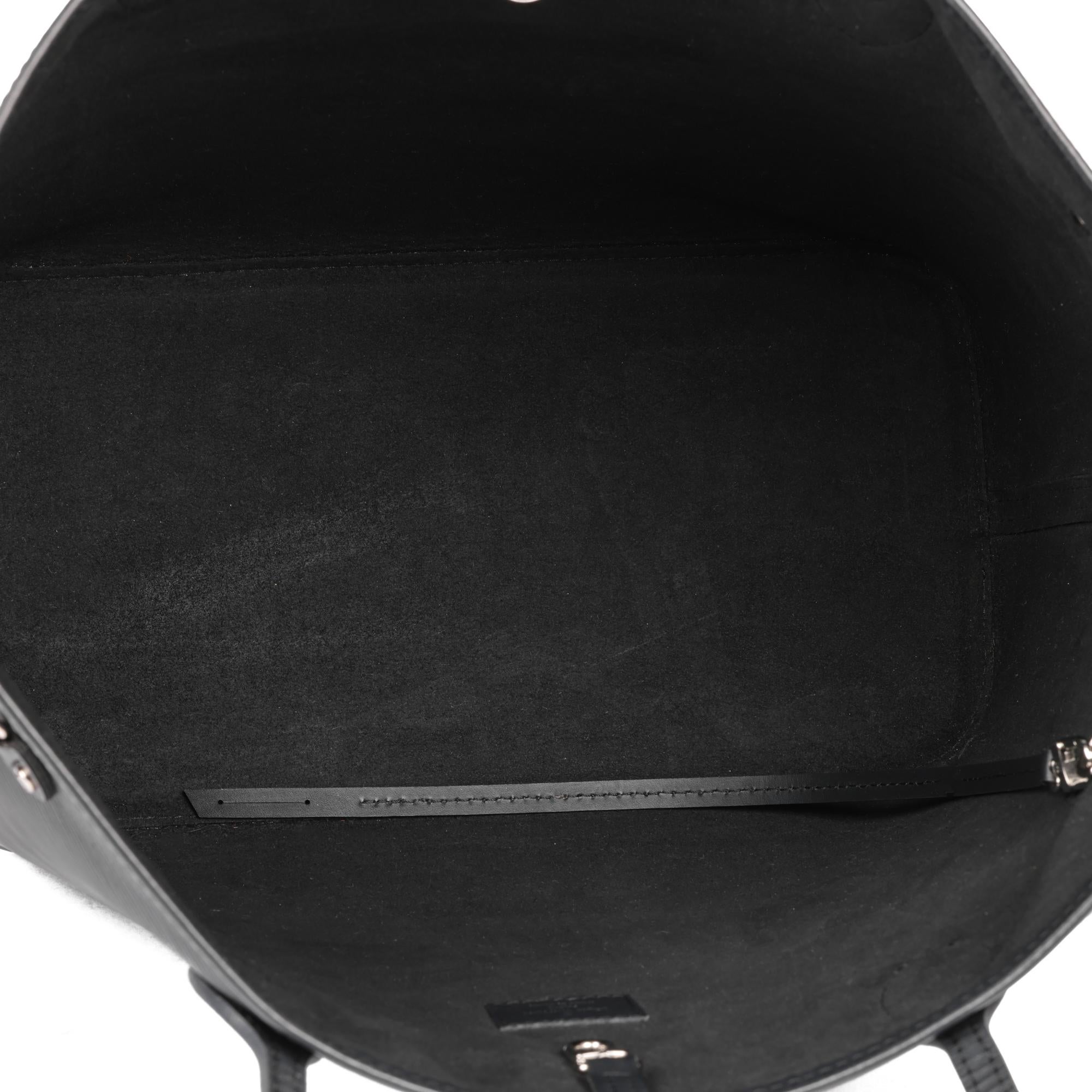 LOUIS VUITTON Black Epi Leather Neverfull MM 4