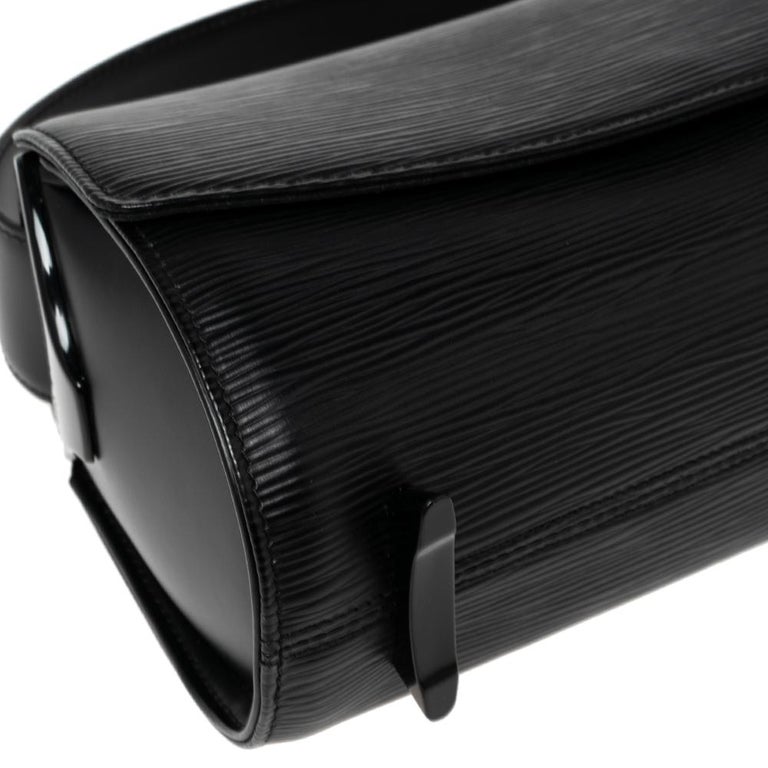 Louis Vuitton Epi Nocturne PM - Black Shoulder Bags, Handbags - LOU603444