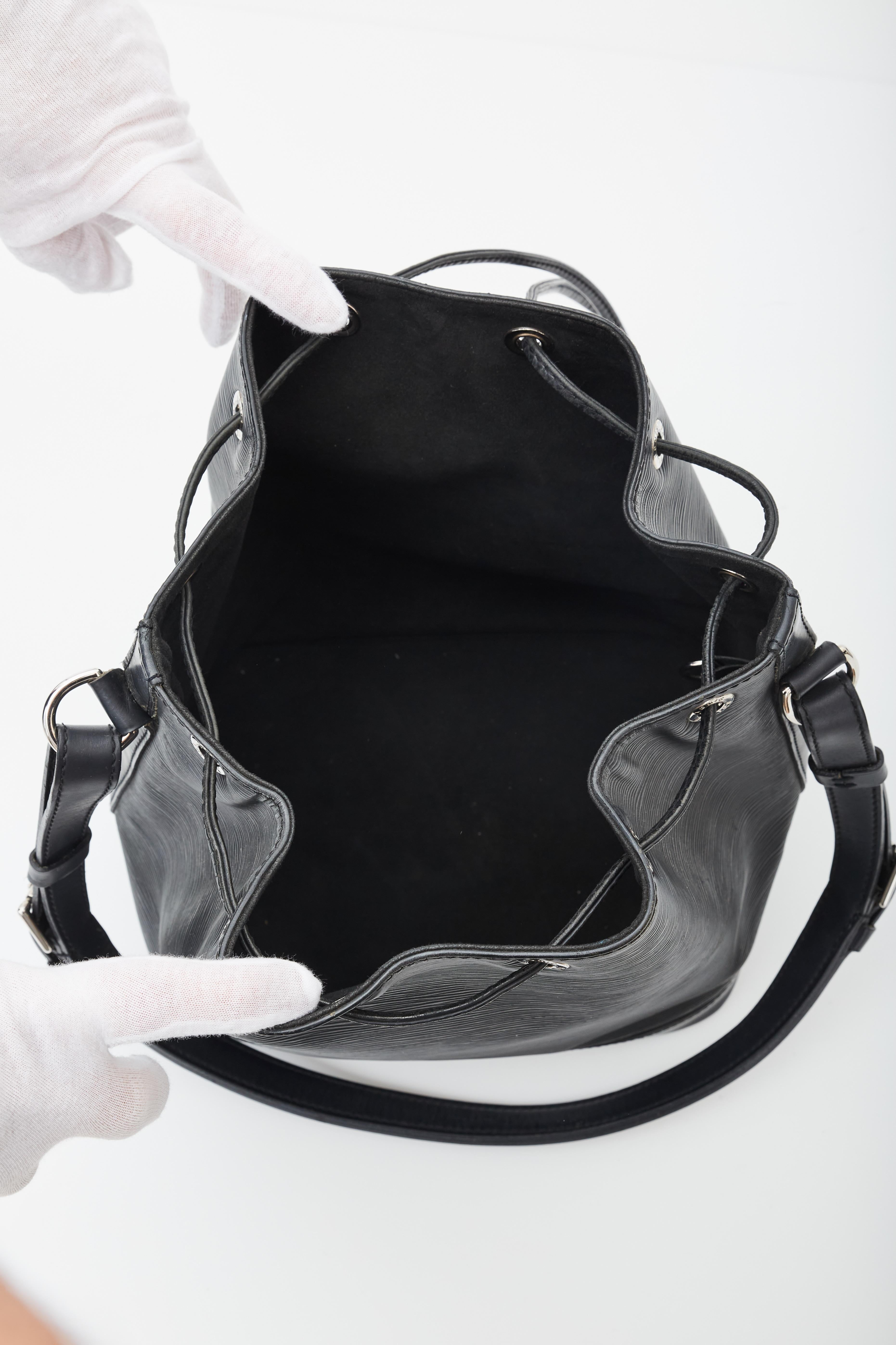 louis vuitton black bucket bag