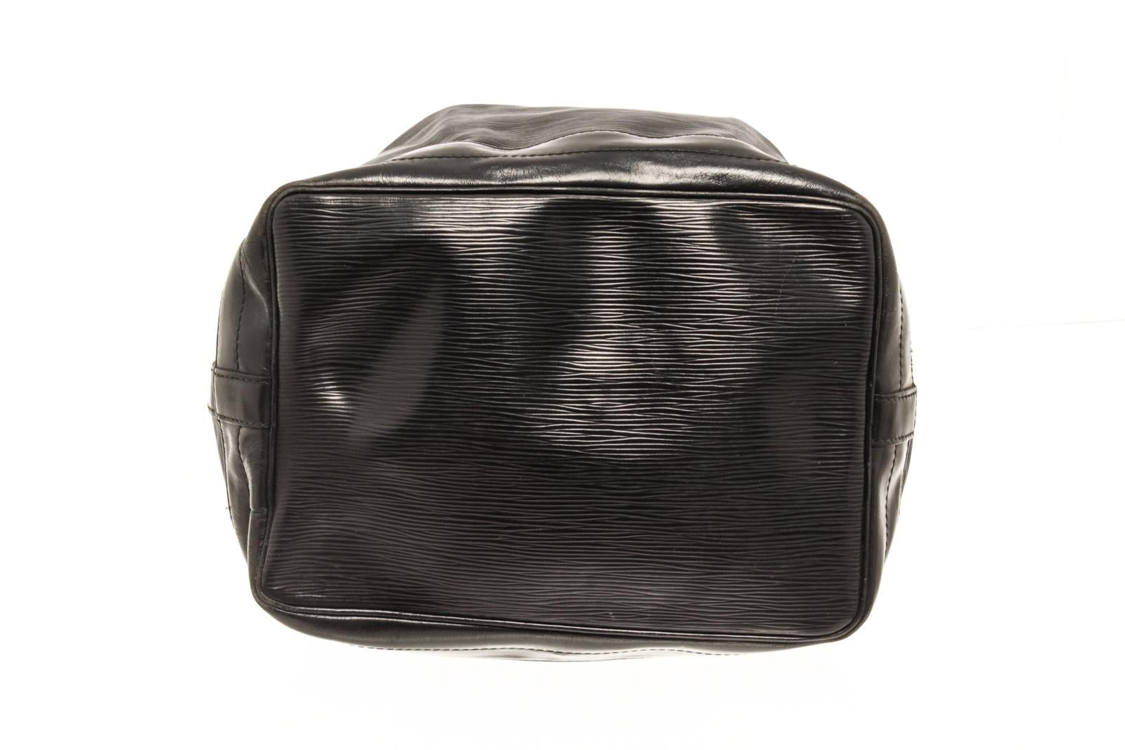Women's Louis Vuitton Black Epi Leather Noe GM Bucket Bag