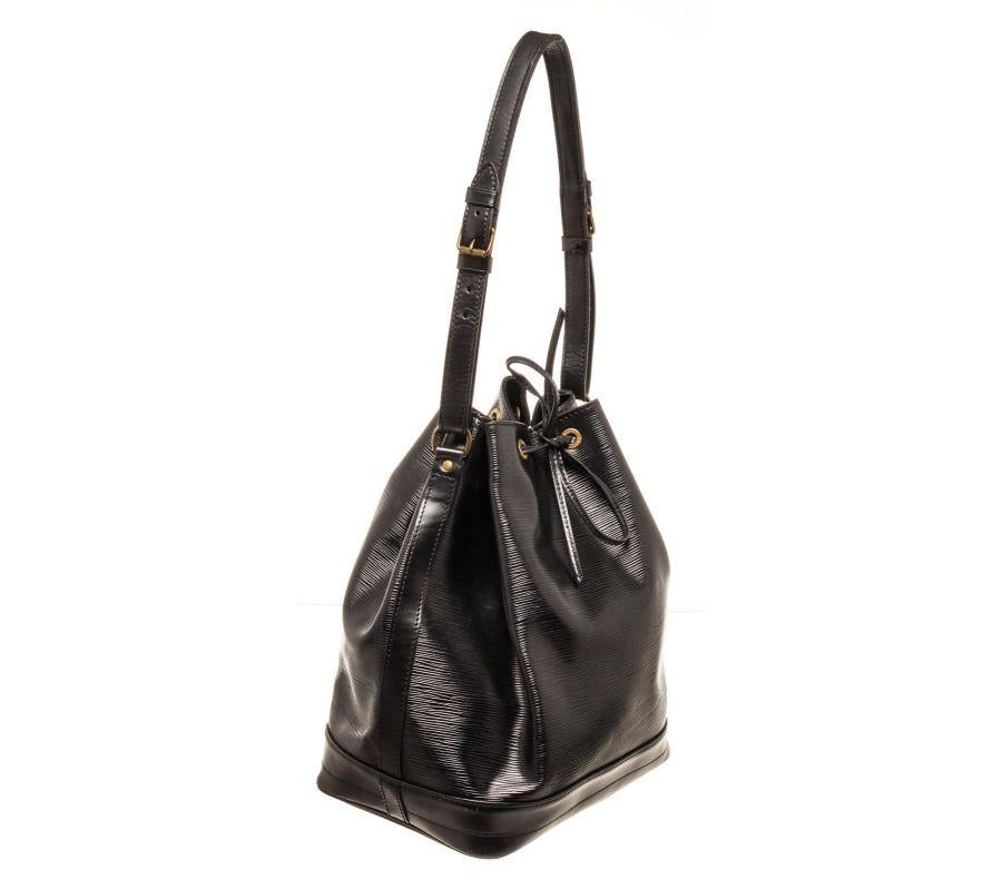 Louis Vuitton Black Epi leather Noe GM Bucket Bag with Epi Leather, gold-tone hardware, shoulder strap and drawstring closure.
43271MSC
