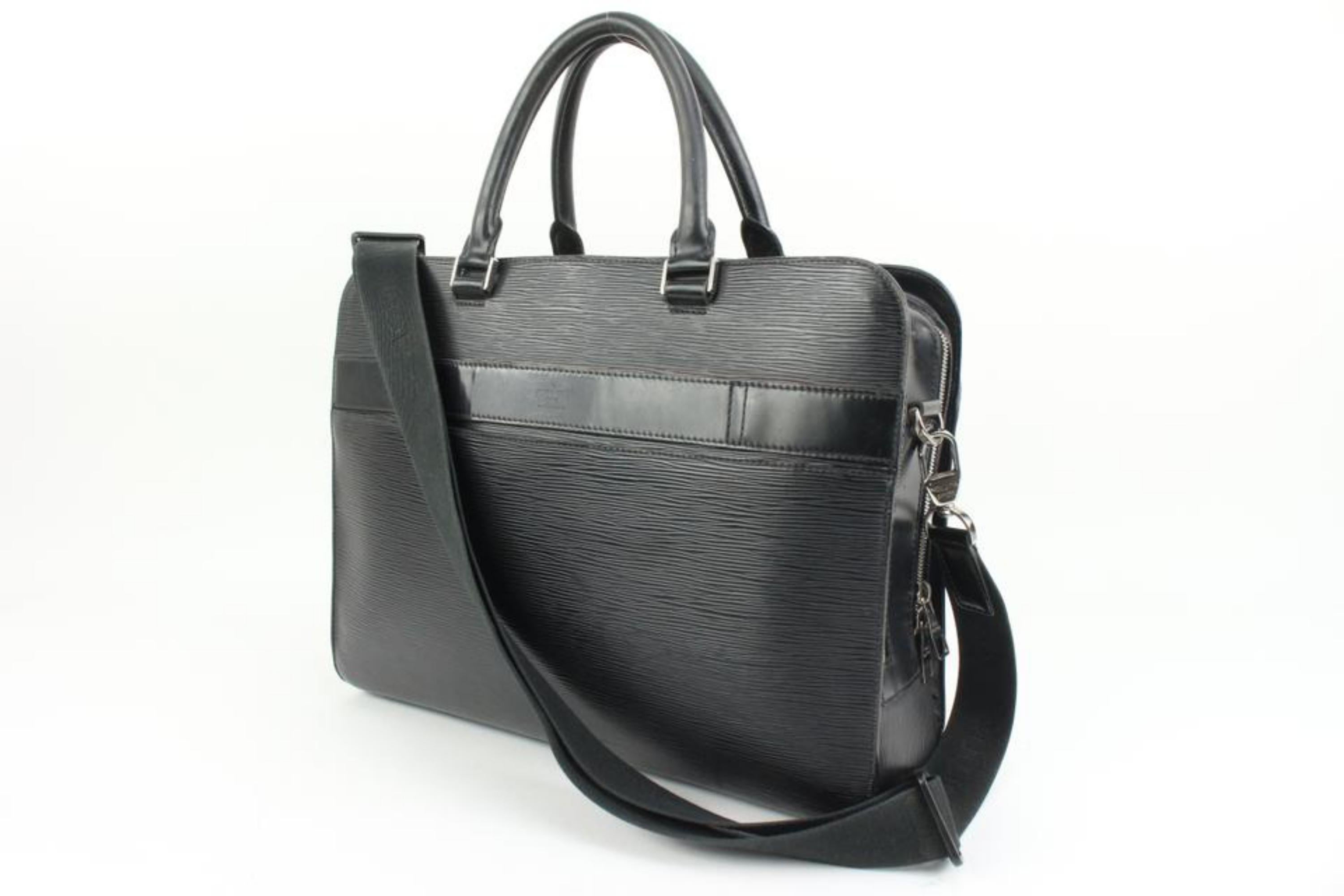 Louis Vuitton Black Epi Leather Noir Basano Messenger 2way Attache 45lk15
Date Code/Serial Number: TR4191
Made In: France
Measurements: Length:  15