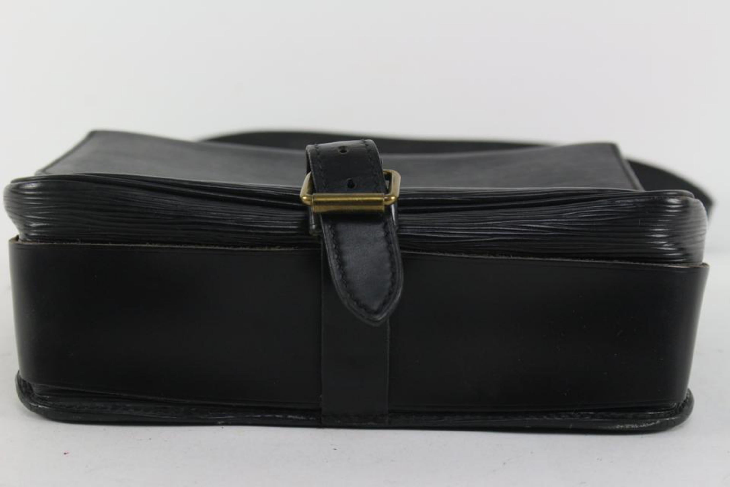 Women's Louis Vuitton Black Epi Leather Noir Cartouchiere Crossbody Bag 5lv1020 For Sale