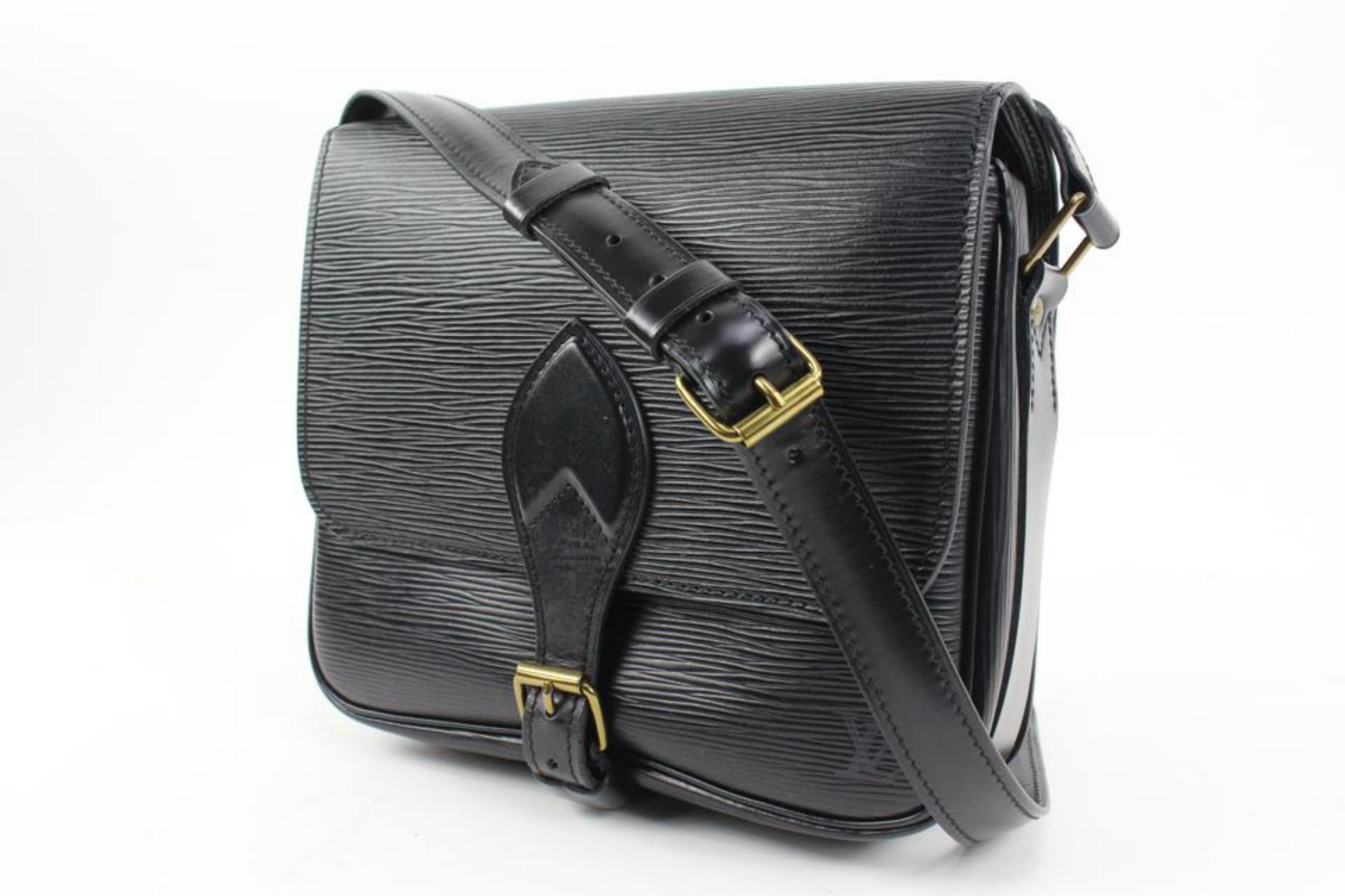 Louis Vuitton Black Epi Leather Noir Cartouchiere PM Crossbody Bag 96lv221s
Date Code/Serial Number: MI0961
Made In: France
Measurements: Length:  8.75