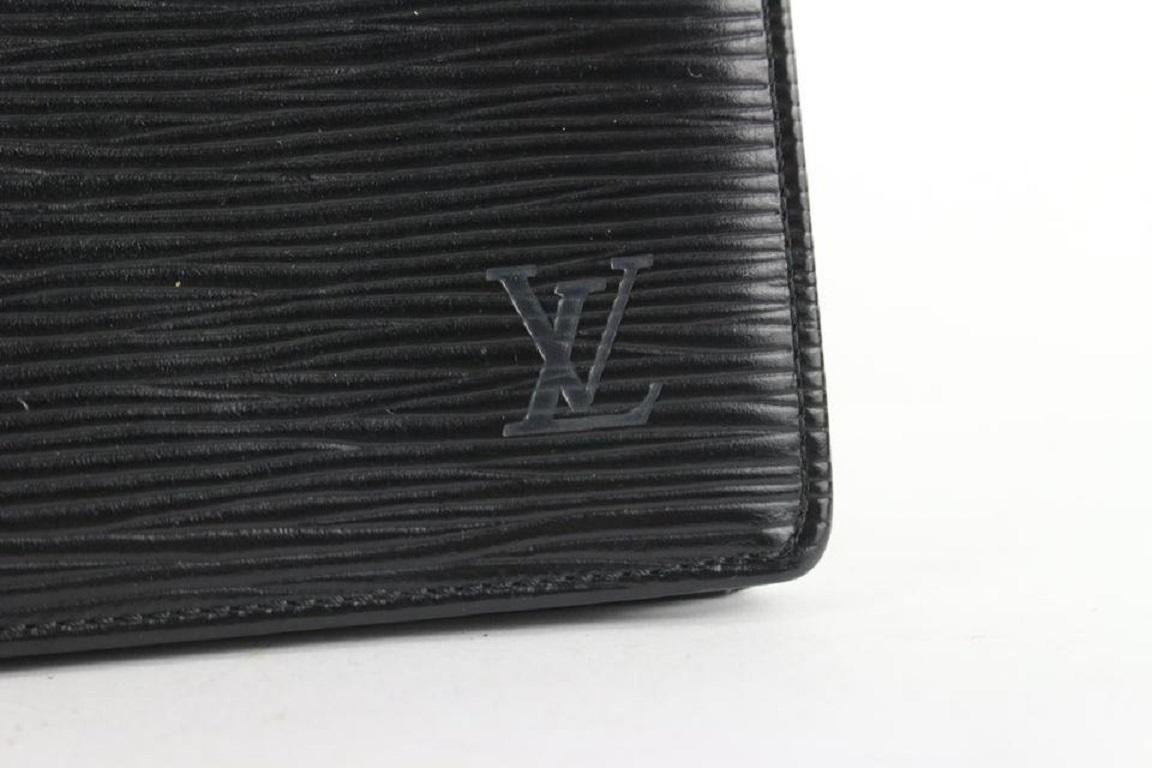 Louis Vuitton Black Epi Leather Noir Long Bifold Flap Wallet 155lvs430 In Good Condition In Dix hills, NY