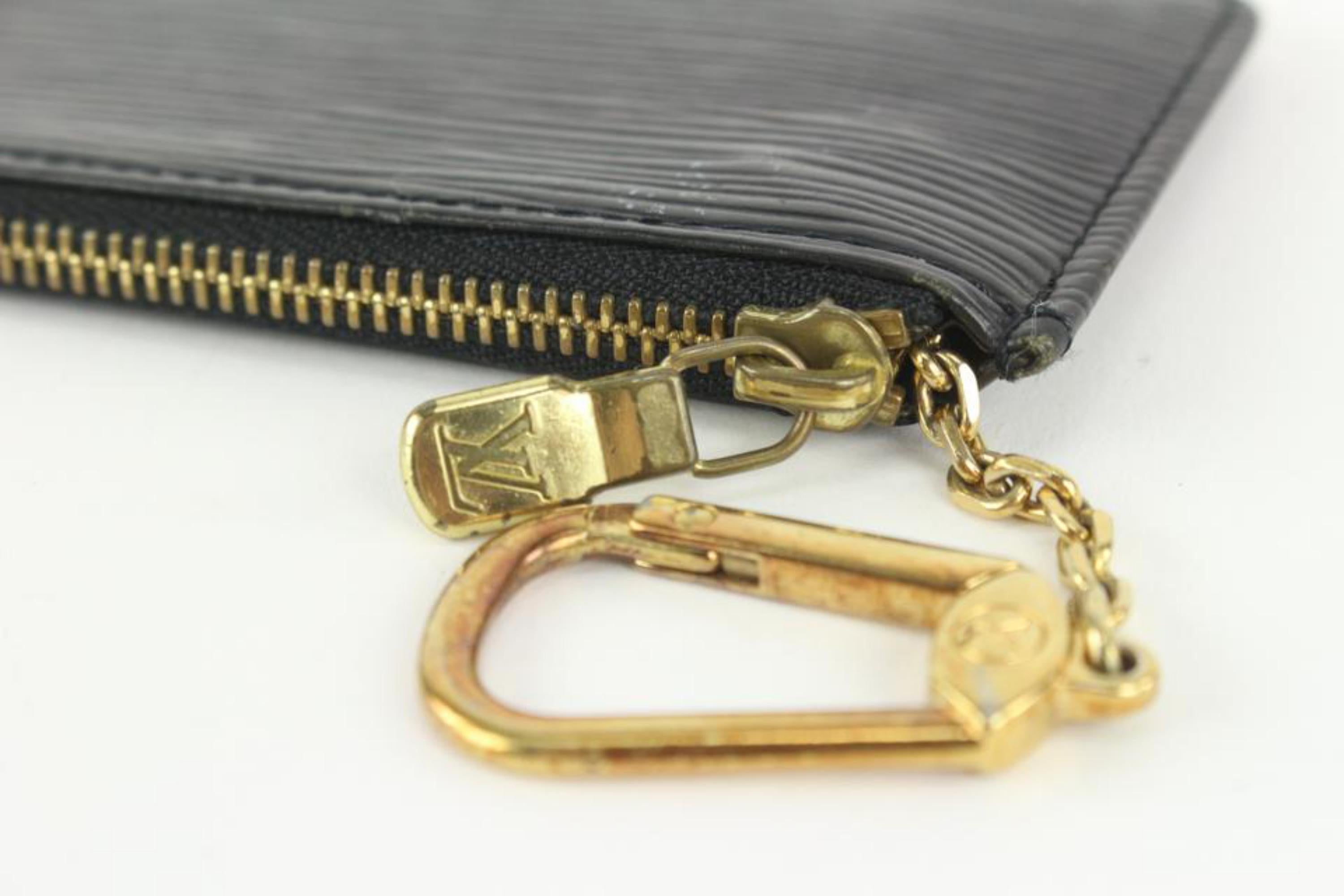 Louis Vuitton Schwarz Epi Leder Noir Pochette Cles Schlüsselanhänger aus Epi Leder 1029lv38 im Zustand „Gut“ im Angebot in Dix hills, NY