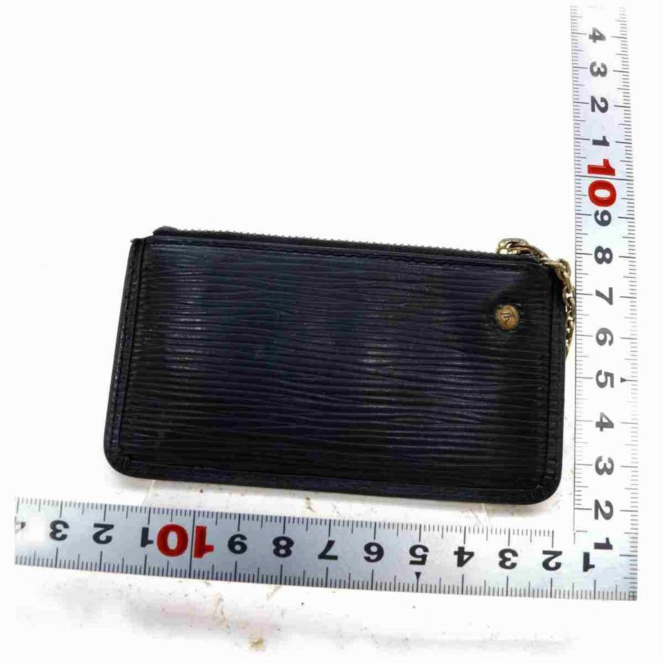 Louis Vuitton Black Epi Leather Noir Pochette Cles Key Pouch Coin Purse 860551  For Sale 2