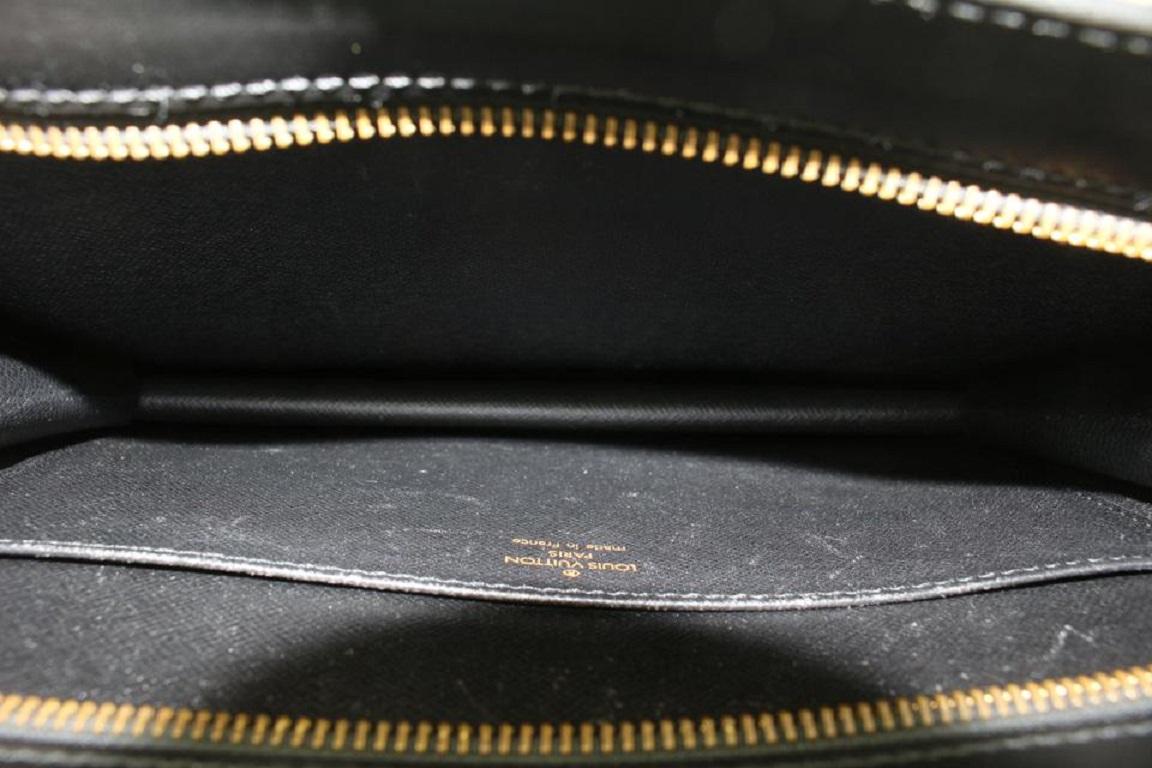 Louis Vuitton Black Epi Leather Noir Pochette Homme Clutch Bag 50lvs723 In Good Condition In Dix hills, NY