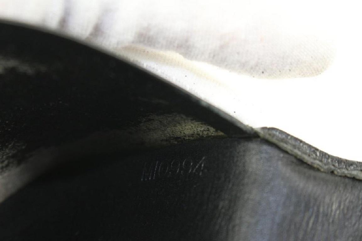 Louis Vuitton Black Epi Leather Noir Porte Cartes Card Holder Wallet case In Fair Condition For Sale In Dix hills, NY