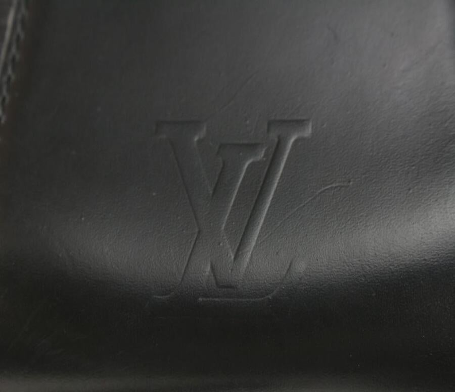 Louis Vuitton Schwarz Epi Leder Noir Sac a Dos Sling Bag mit Beutel 108lv0 im Angebot 6